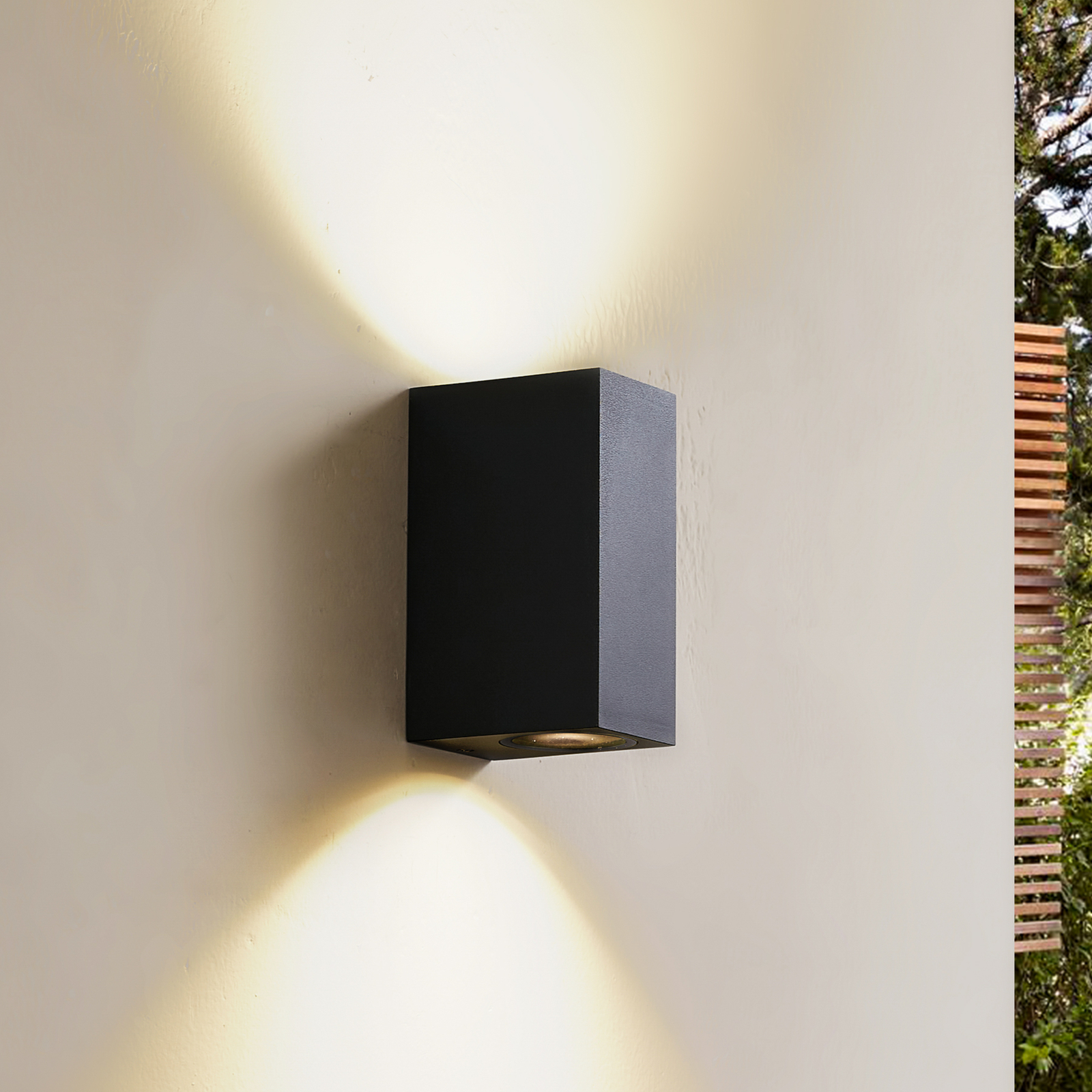 Lindby outdoor wall light Fijona, dark green, aluminium, height 15 cm