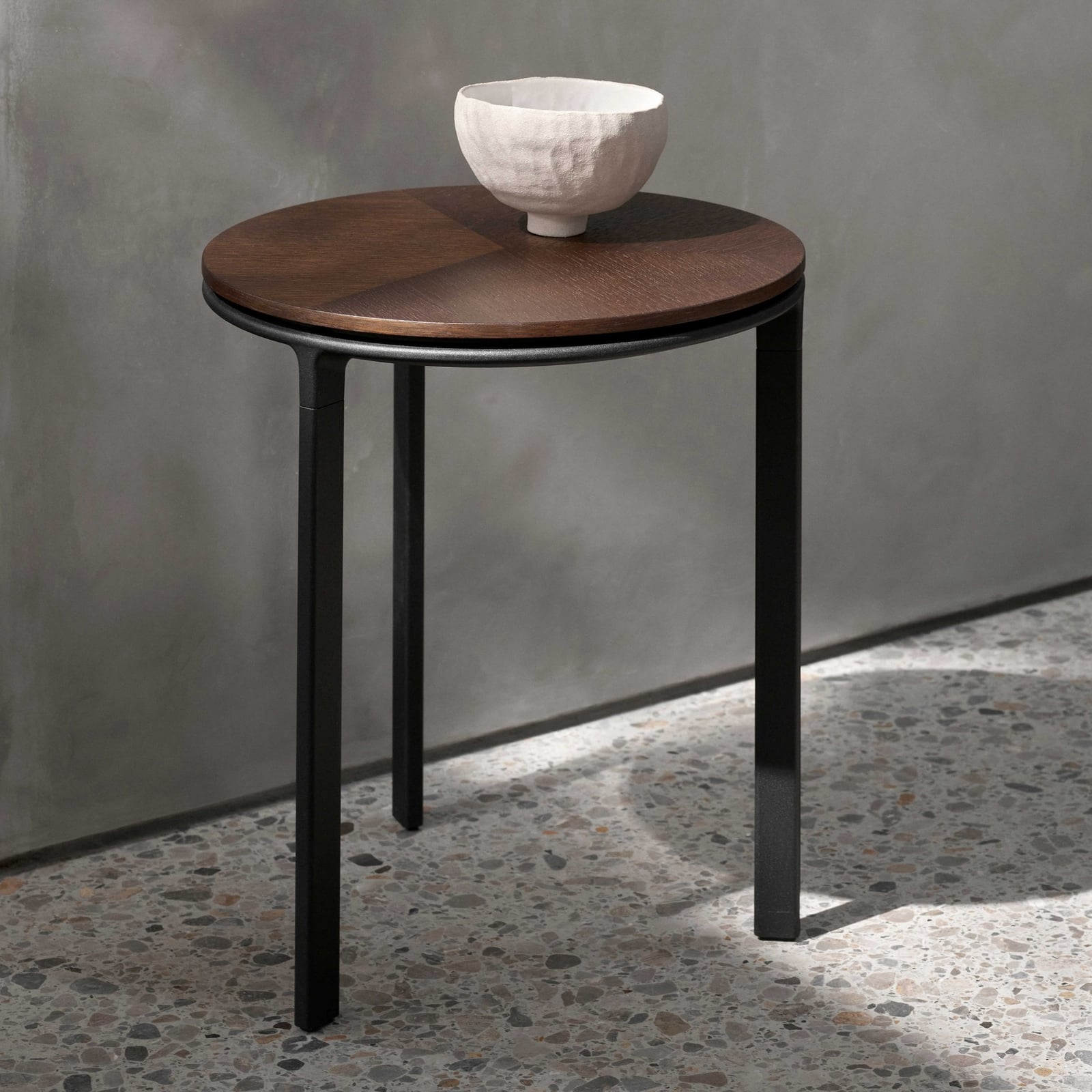 Vipp421 pomoćni stol, Ø40 cm, tamni hrast - Vipp