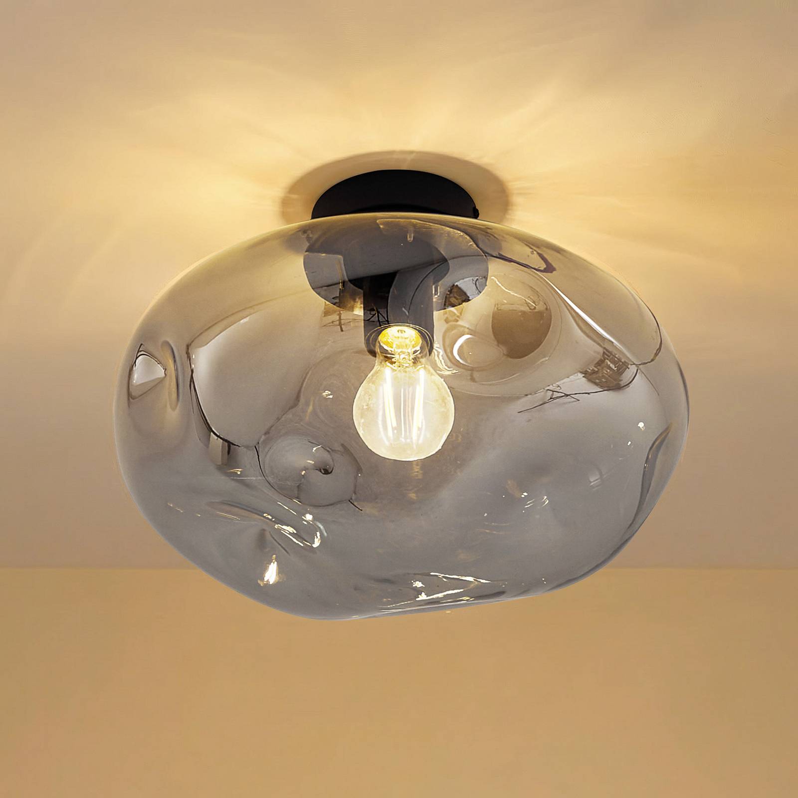 Lindby Plafonnier Lelia, gris fumé, verre, Ø 35 cm