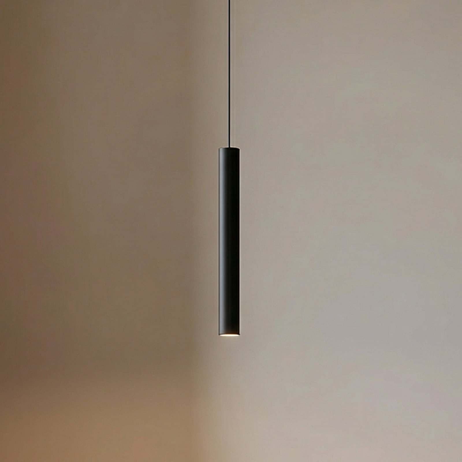 Suspension LED Lindby Lumaro, noir, 27 cm, 48 V, à intensité variable Suspension LED Lindby Lumaro, noir, 27 cm, 48 V, à intensité variable