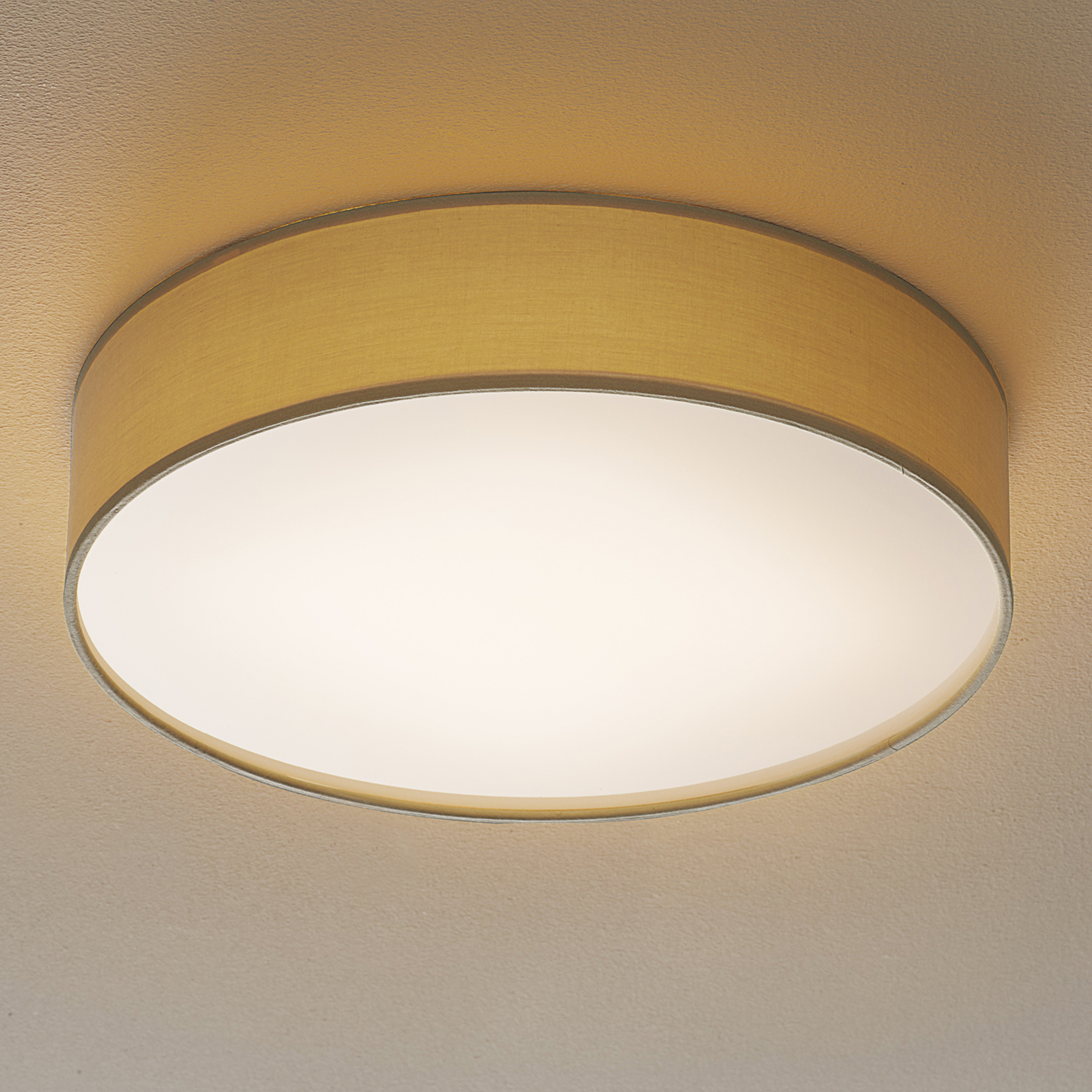 LEDS-C4 Bol LED-taklampe med stoffskjerm
