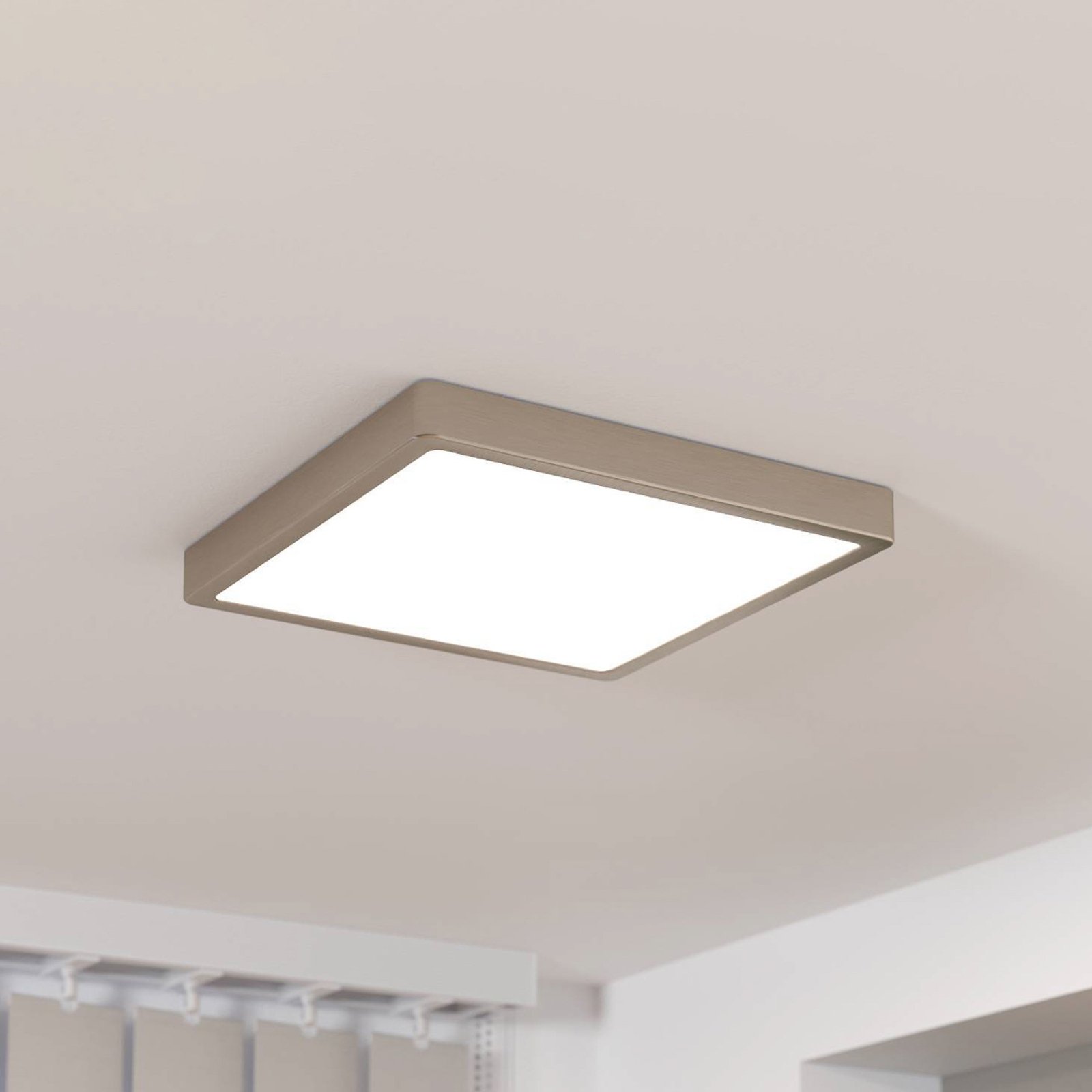 LED panel za površinsko montažo Fueva 5 IP20 830 nikelj 28,5x28,5 cm