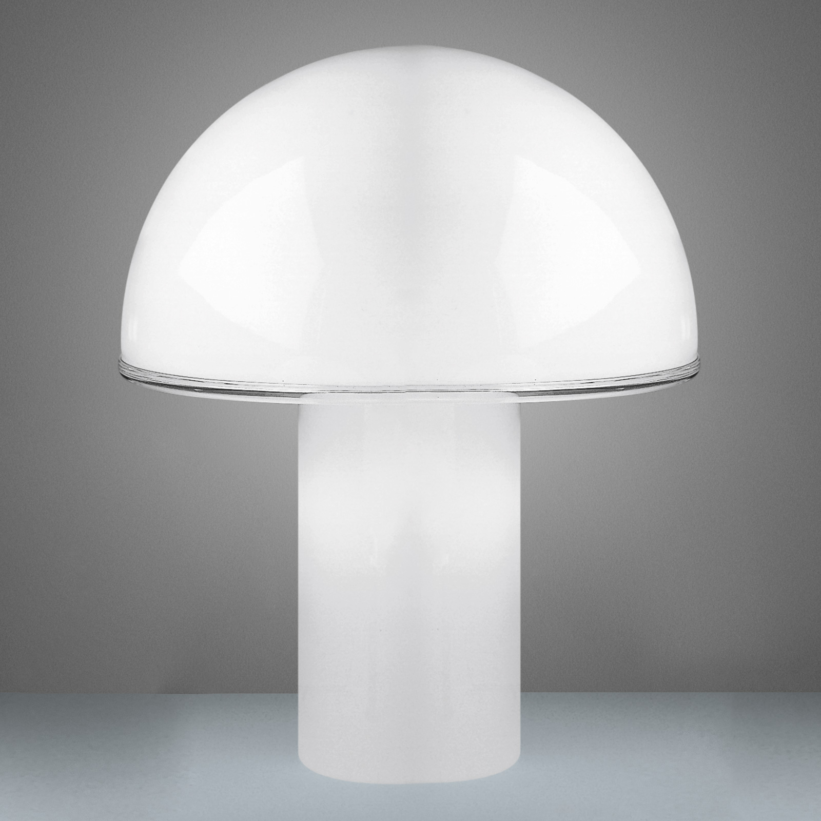 Artemide Onfale table lamp made of glass