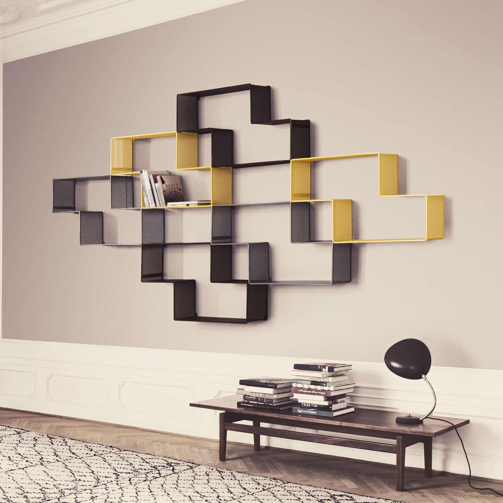 Cobra Table Lamp Jet-Black - GUBI