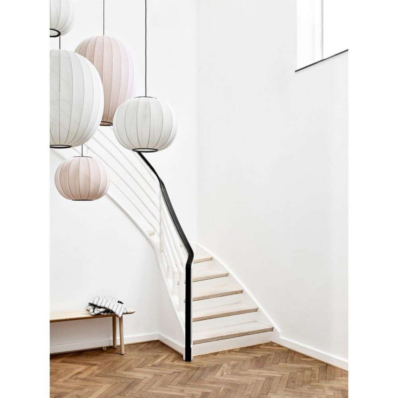 Knit-Wit 45 Oval Pendel Light Pink Made By Hand - Soveværelse - Aluminium billede