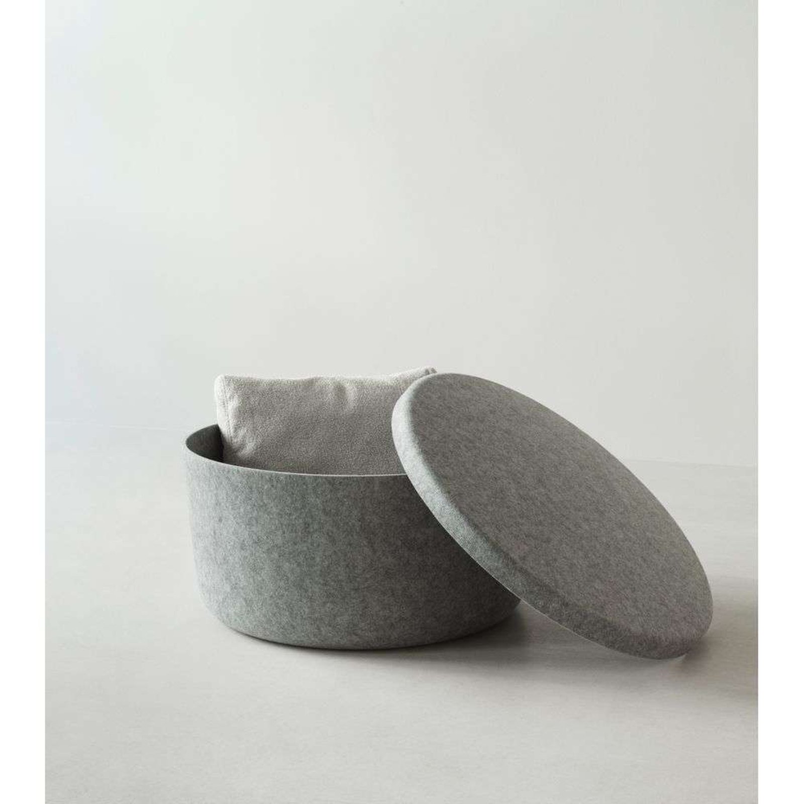 Hide Storage Pouf Large Sand - Normann Copenhagen