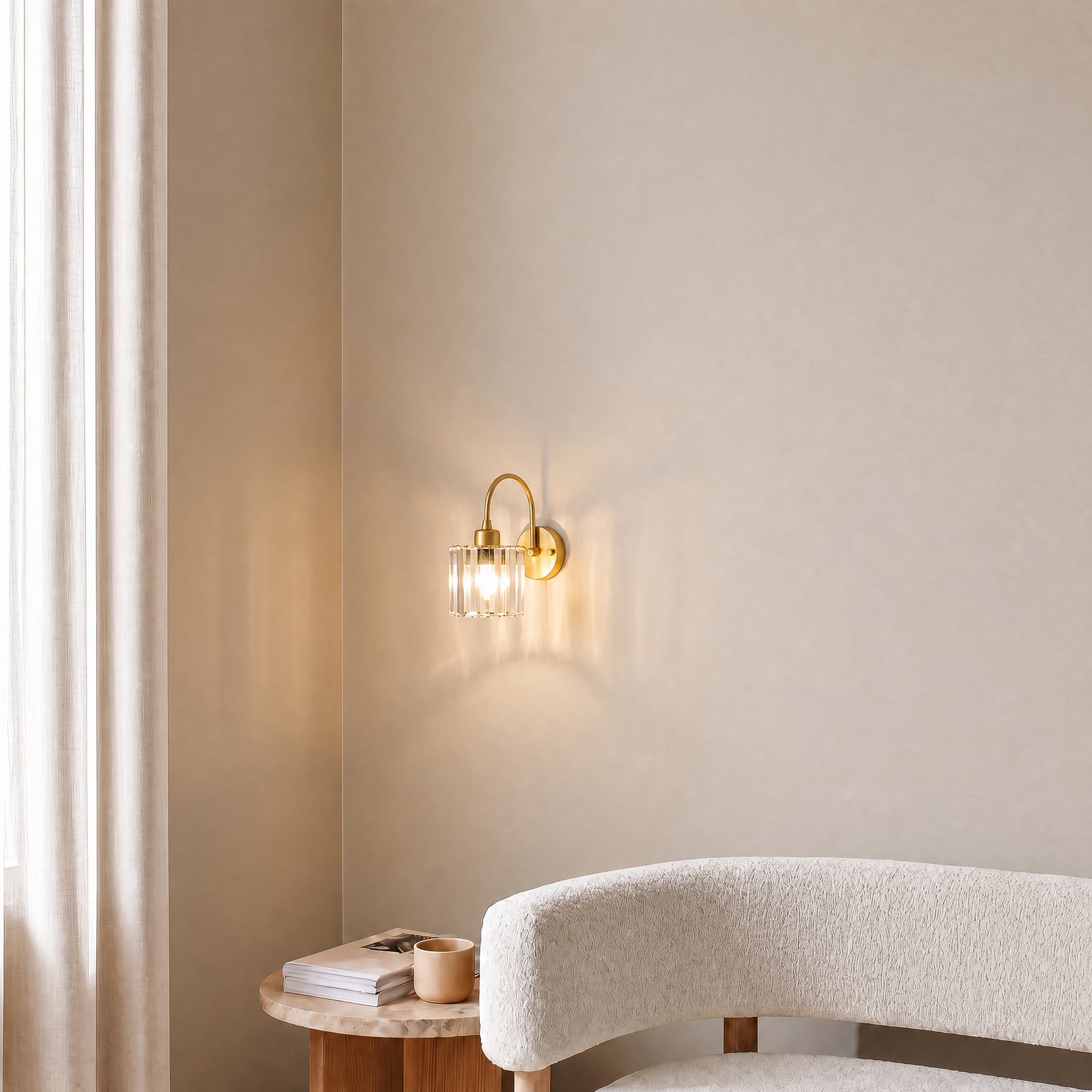 Wandlamp Yakops, goudkleurig, Ø 13 cm, glas/metaal, E14 Wandlamp Yakops, goudkleurig, Ø 13 cm, glas/metaal, E14