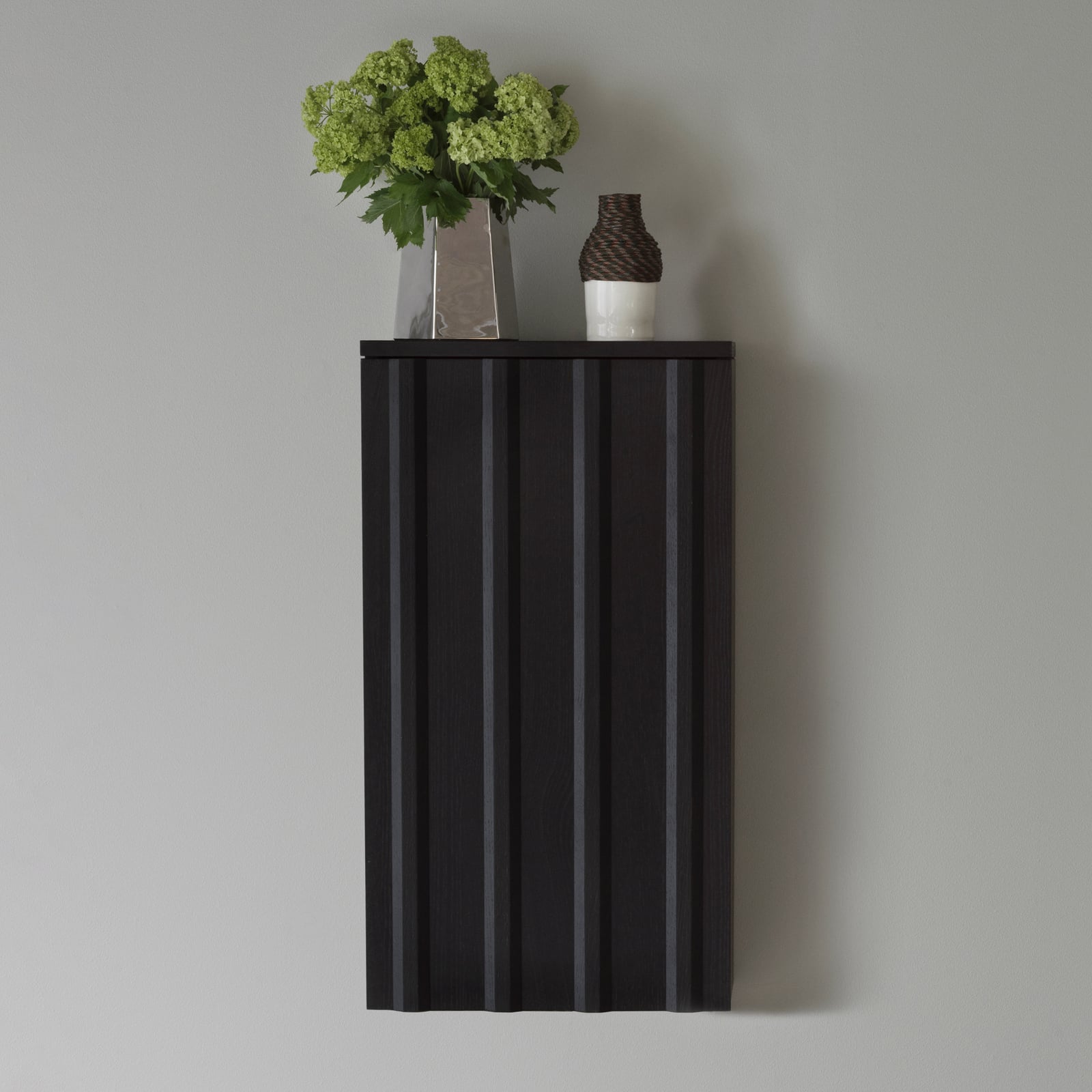 Rib faliszekrény, fekete, 73 cm, tölgy – Normann Copenhagen