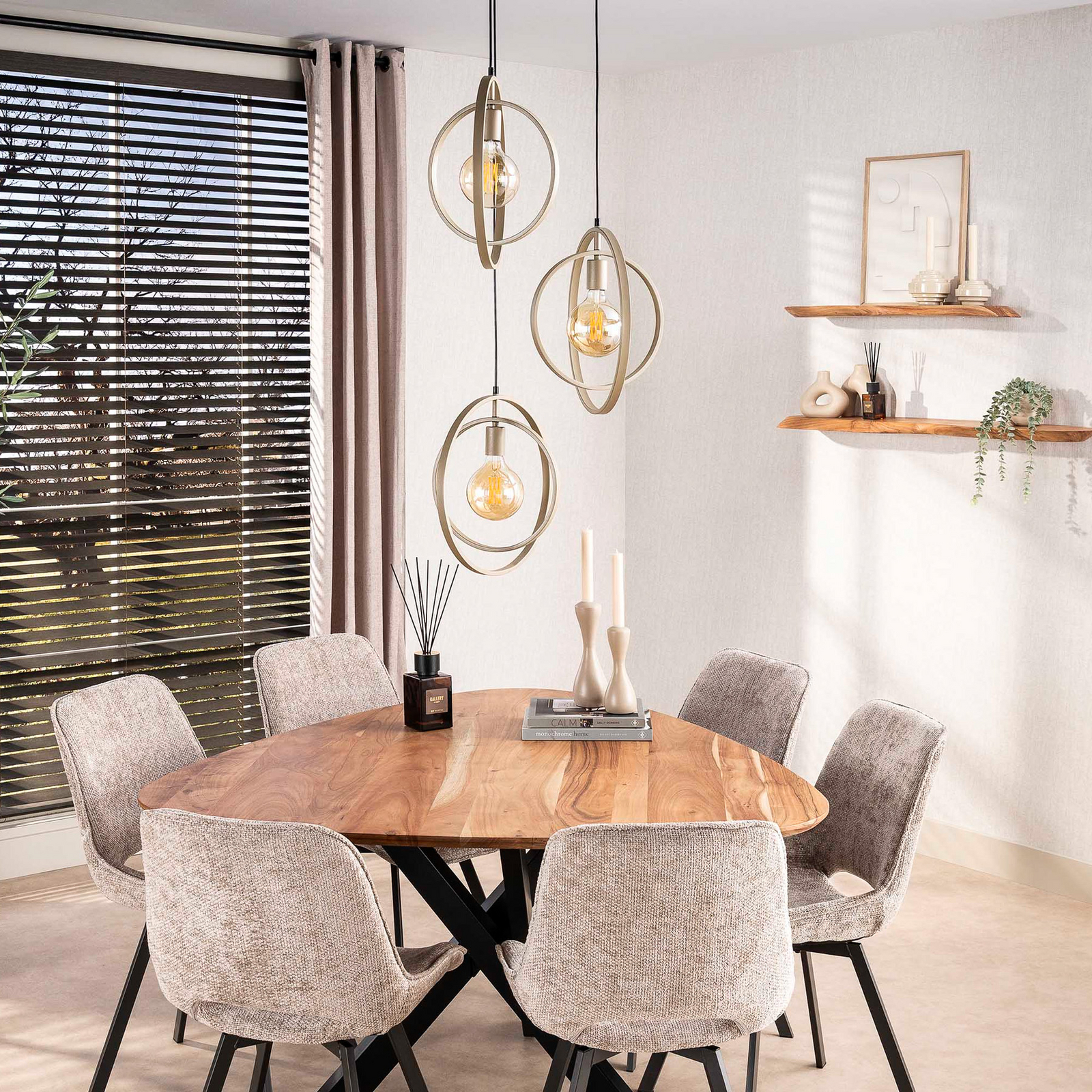 Pendelleuchte Turn Around, beige, gestuft, Metall, 3-flammig Pendelleuchte Turn Around, beige, gestuft, Metall, 3-flammig
