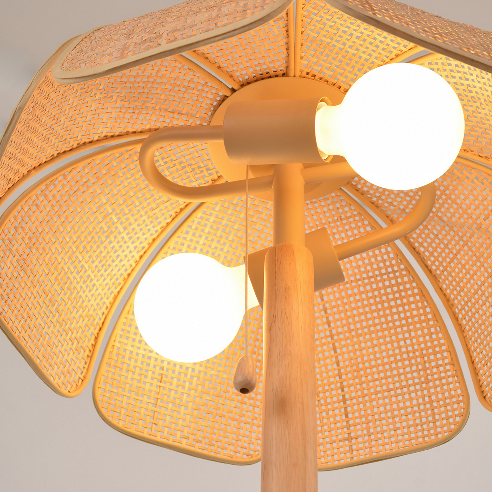 MARKET SET bordlampe Coquillage, flettet rør/tre, E27