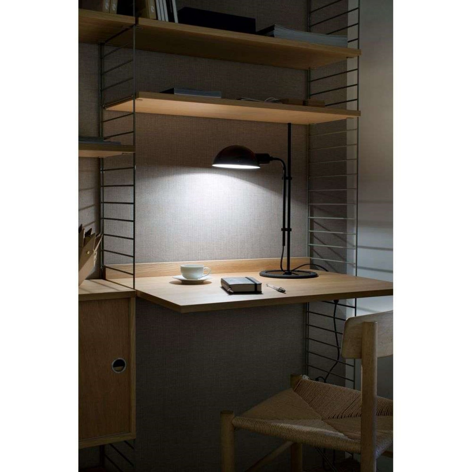 Funiculi Tischleuchte Schwarz MARSET - Wohnzimmer - Metall