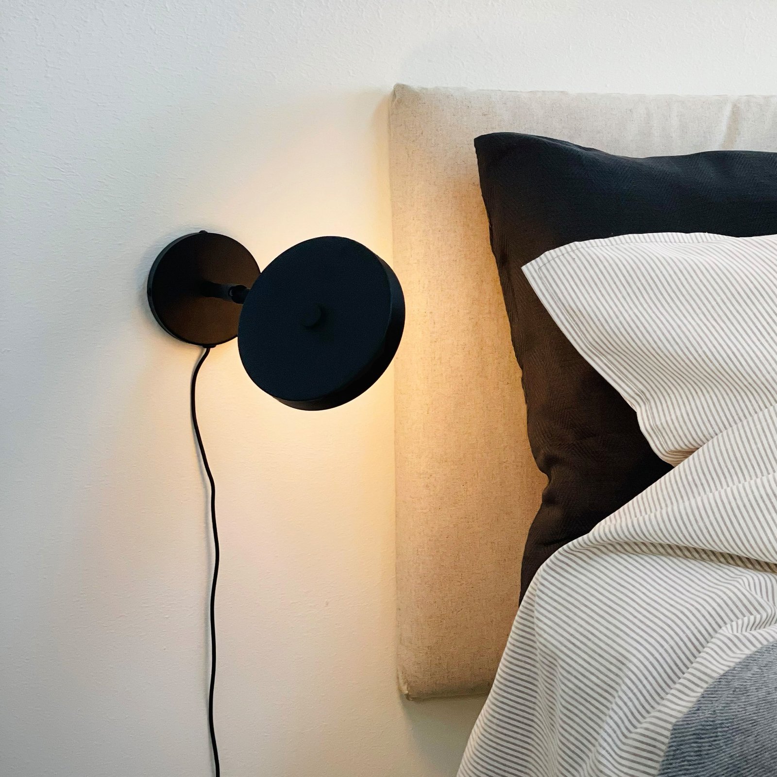 Dyberg Larsen LED-Wandlampe Starlight, schwarz, Ø 14 cm