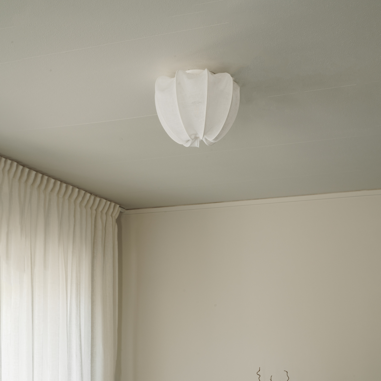 Stropné svietidlo Anna, biele, ľanové, Ø 30 cm - Watt & Veke