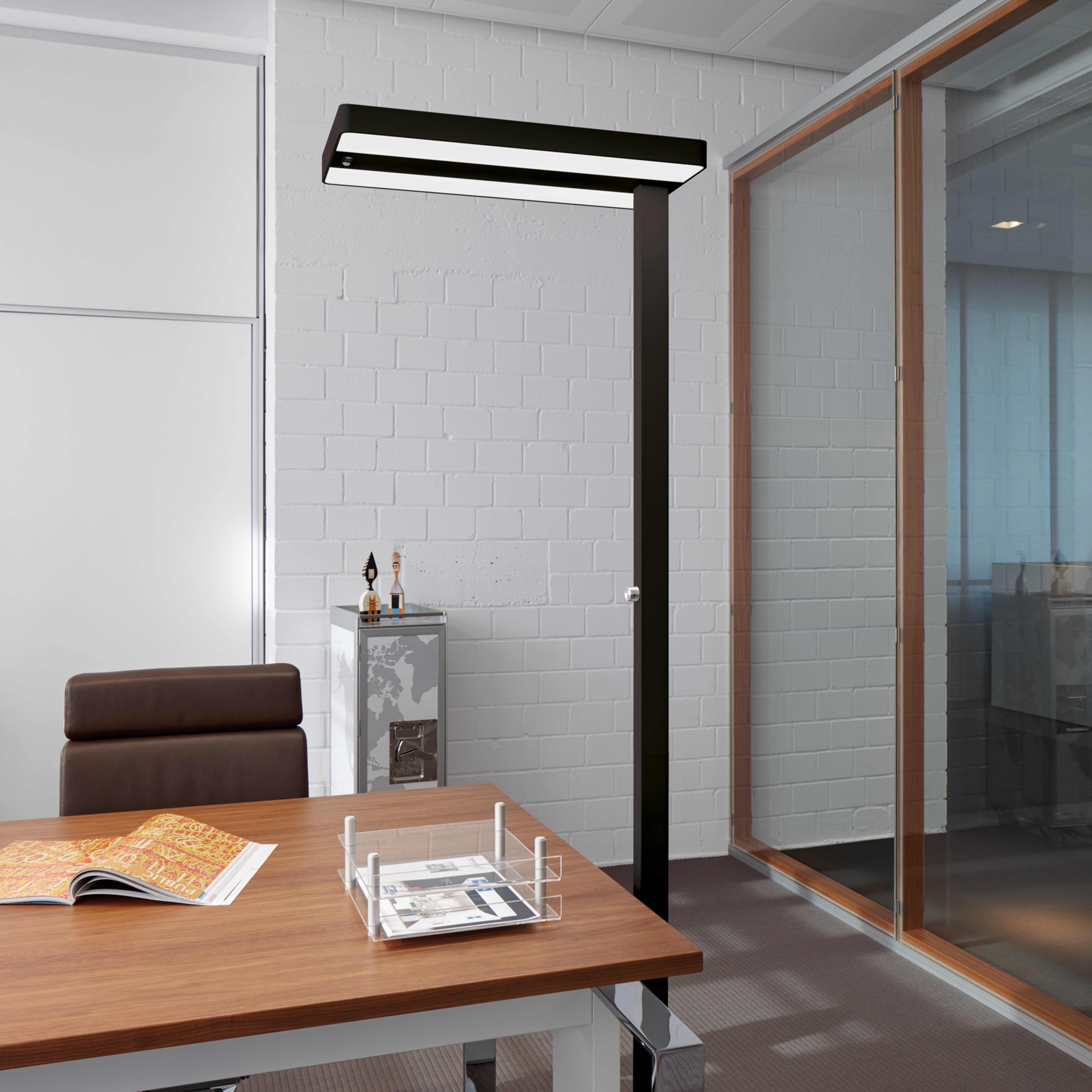 LED-Sensor-Stehlampe MAULjuvis, schwarz, 196 cm Standfuß dim