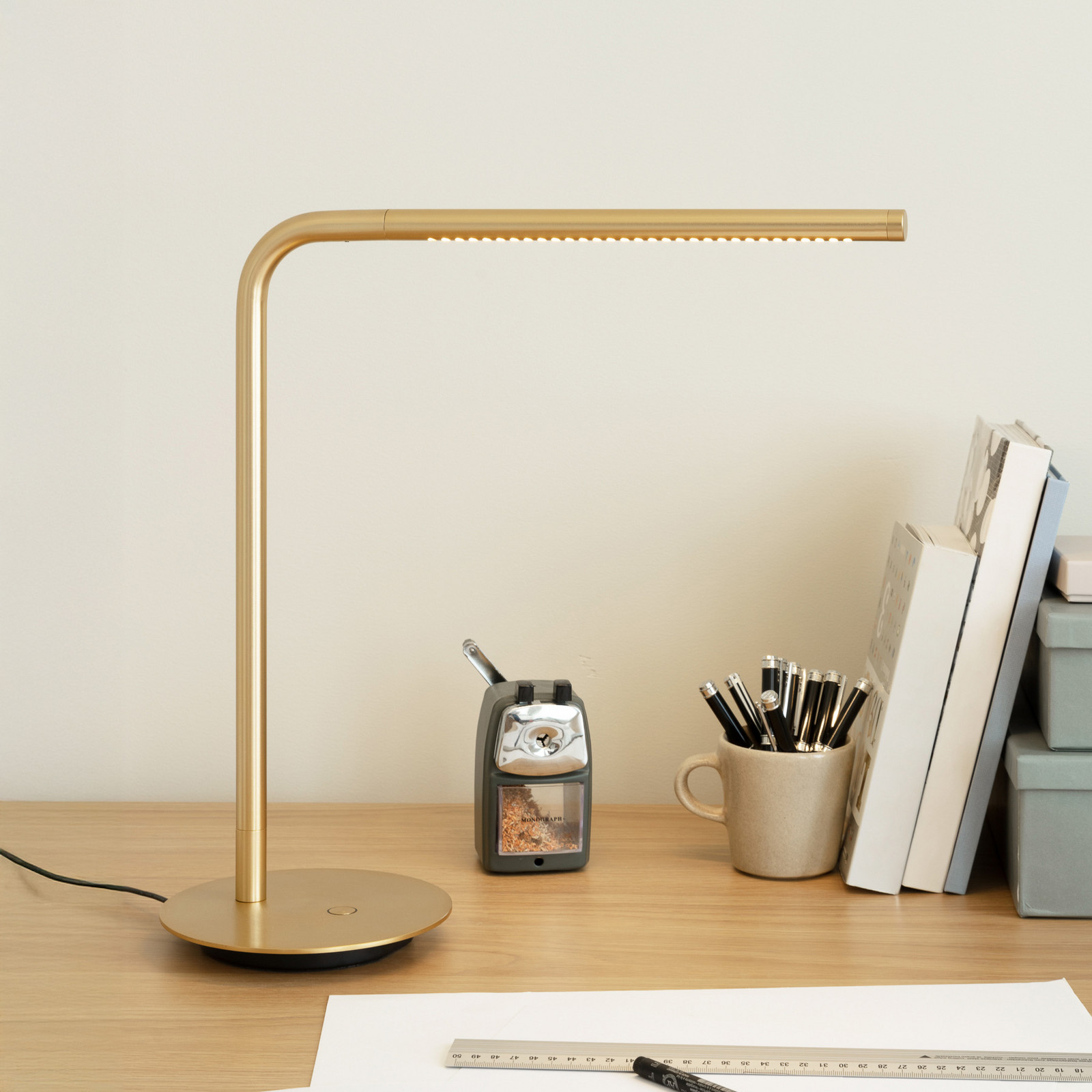 UMAGE Lampă de masă LED Omni alamă Înălțime 46 cm Metal rotativ - Camera de zi / sufragerie - design