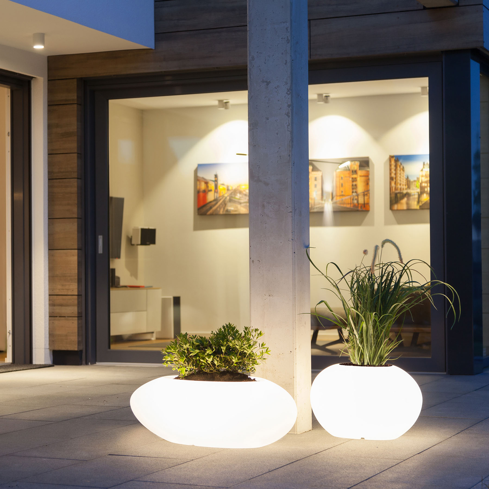 Storus VII LED RGBW dekorativ lampa, planterbar vit