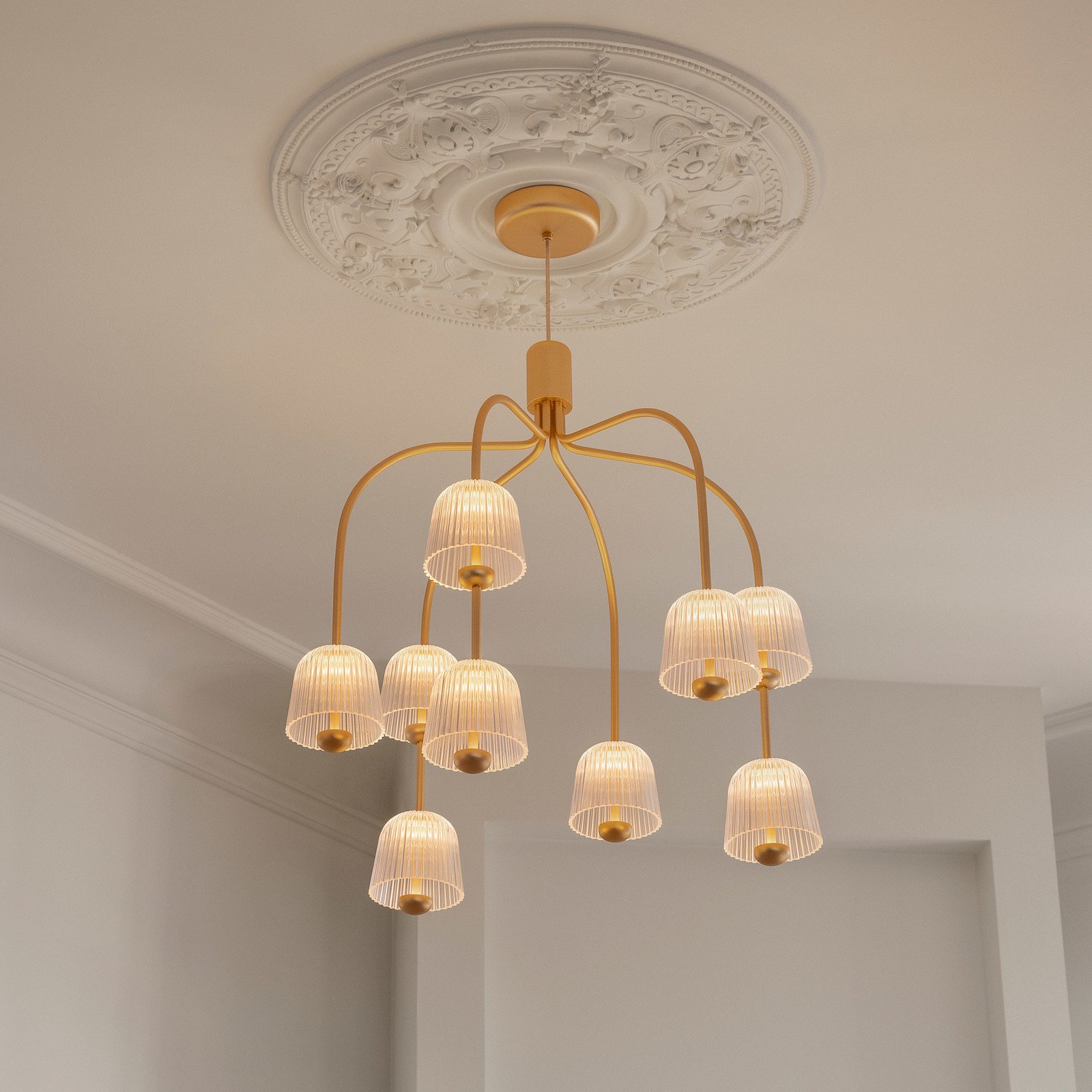 Nuura Aps Candelabru LED Nuura Asteea 9 Ø 66 cm culoare alamă/transparent - Camera de zi / sufragerie - Scandinavă - alamă satinată transparentă - Metal