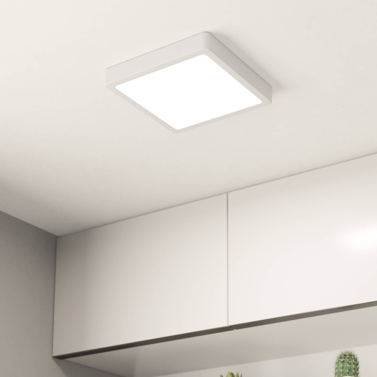 LED-Deckenlampe Fueva 5 IP44 3000K weiß 21x21cm günstig online kaufen