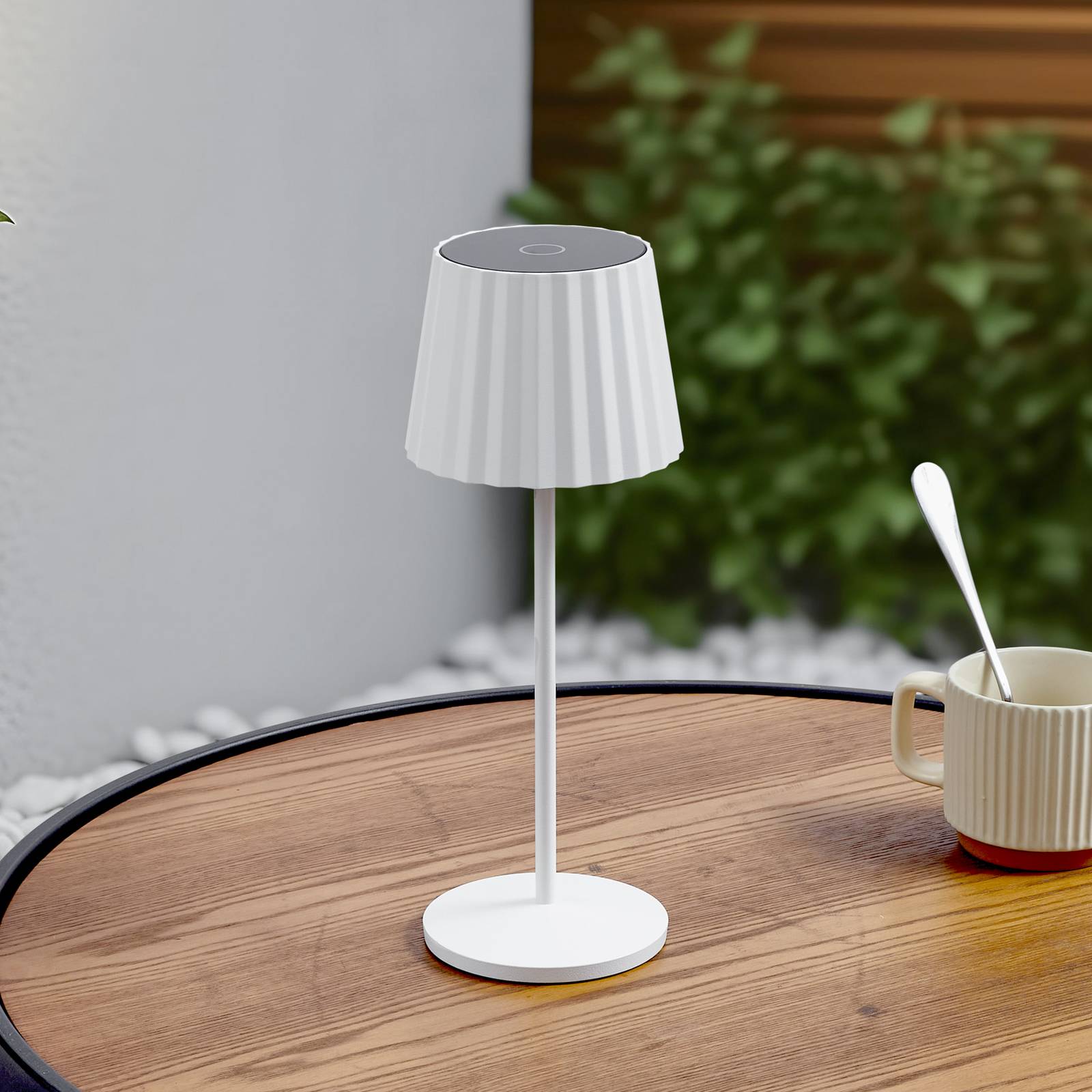 Lindby lampa stołowa LED Esali, biały, rowki, 29cm