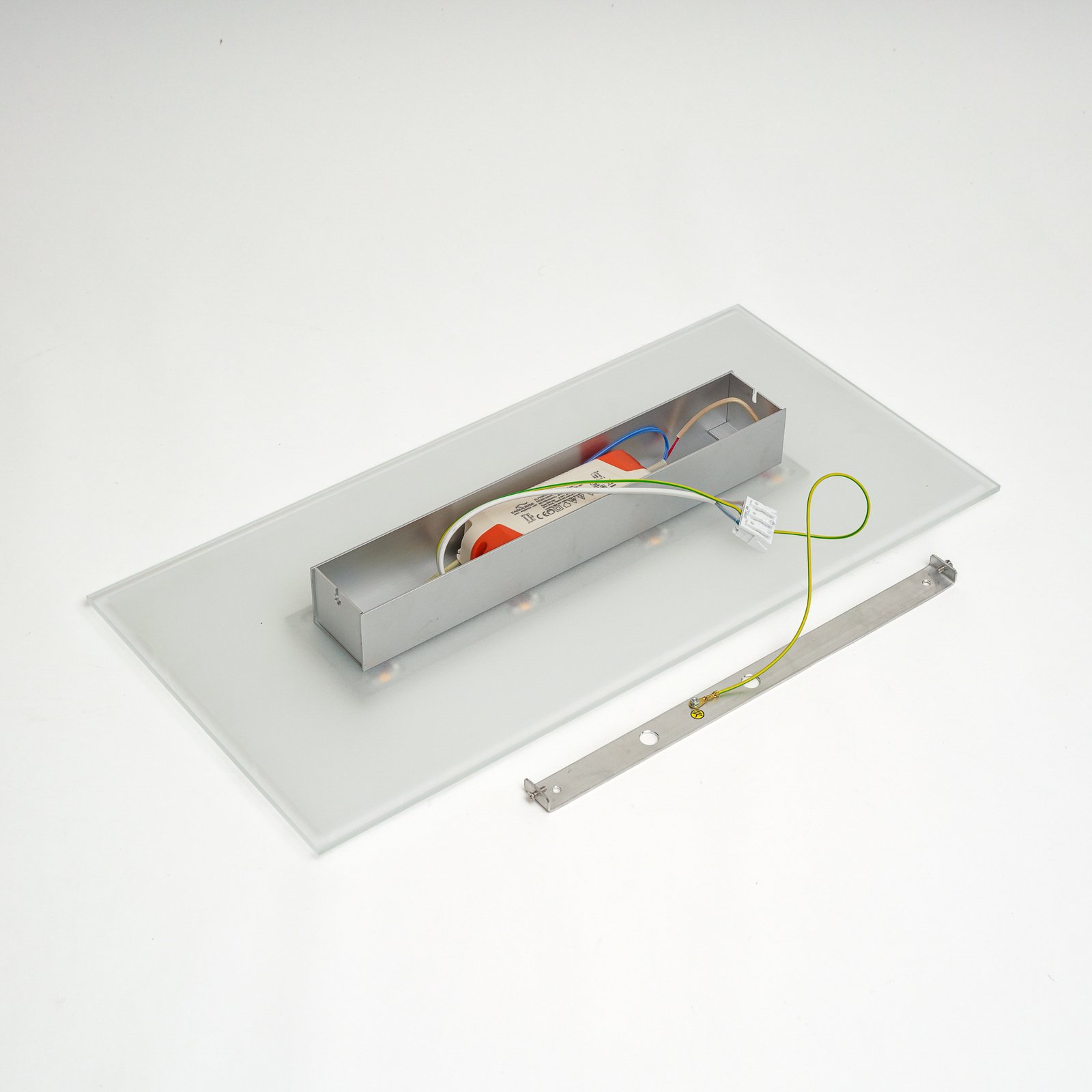 Quitani LED-Wandleuchte Lole, alu, 59 x 29 cm, Glas