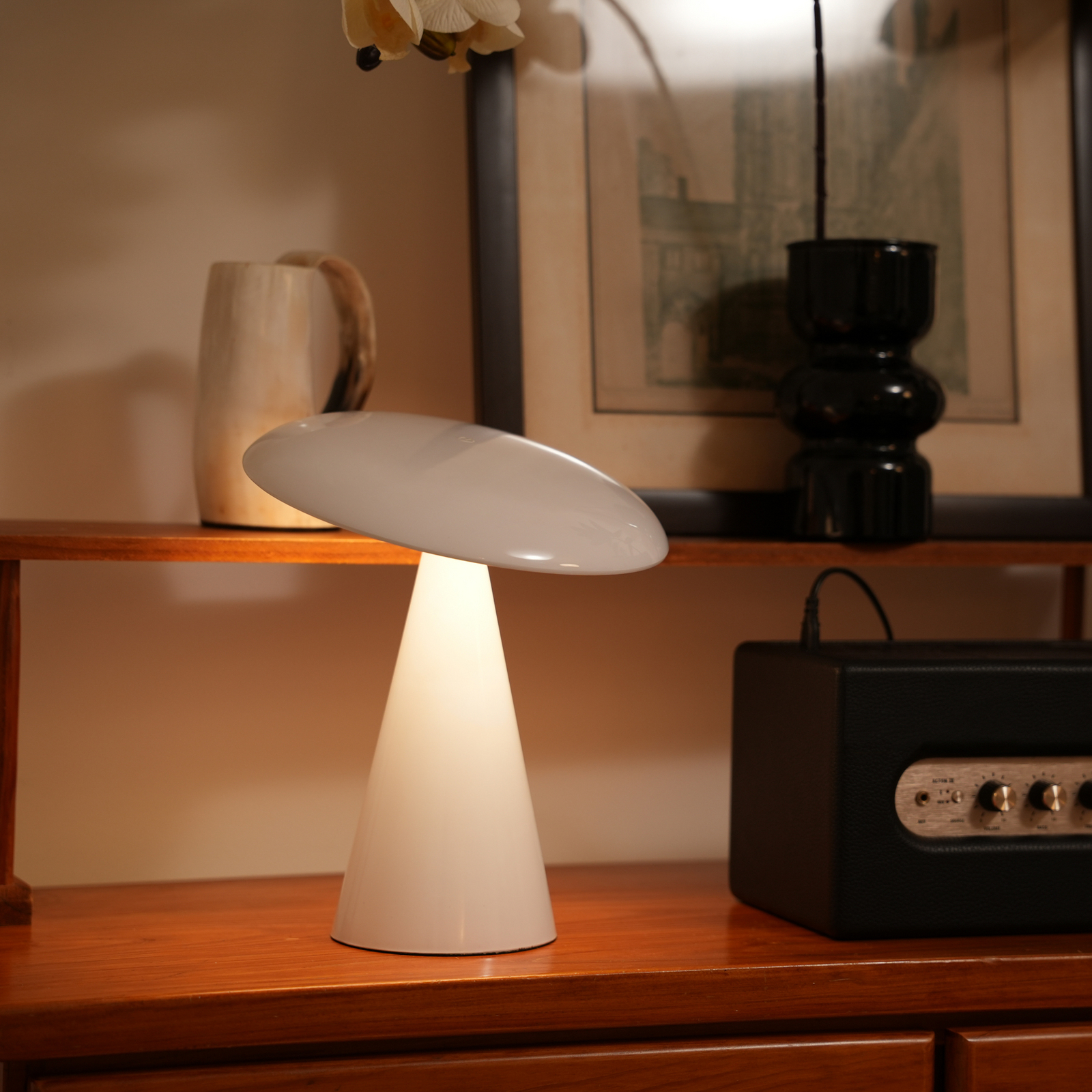 „Beacon“ LED baterijinis stalinis šviestuvas „Kinoko“, baltas, 27 cm, CCT