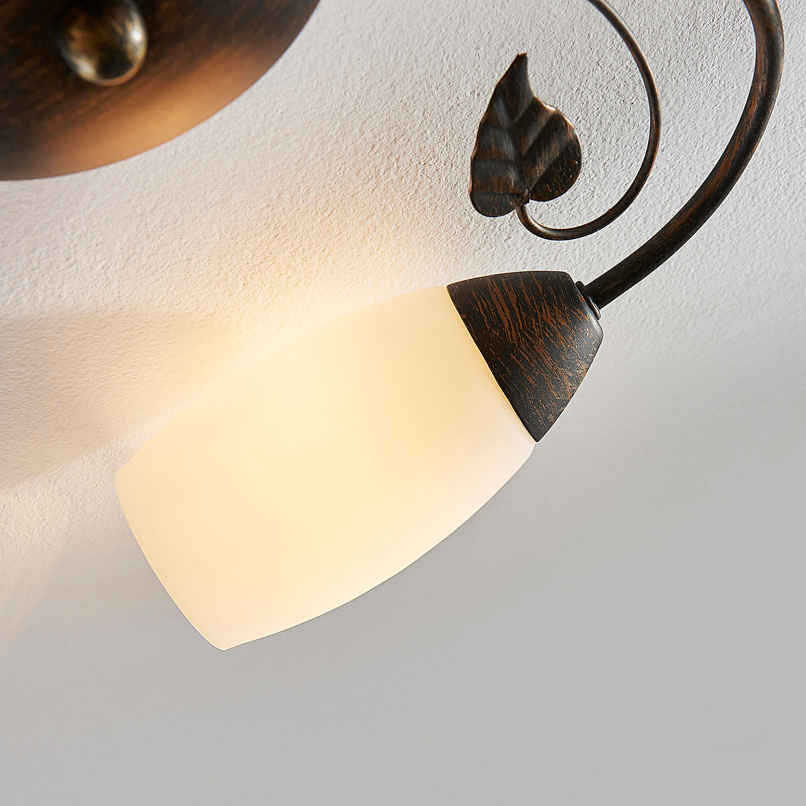 Lindby plafondlamp Stefania, 3-lamps, Ø 46 cm, zwart/goud