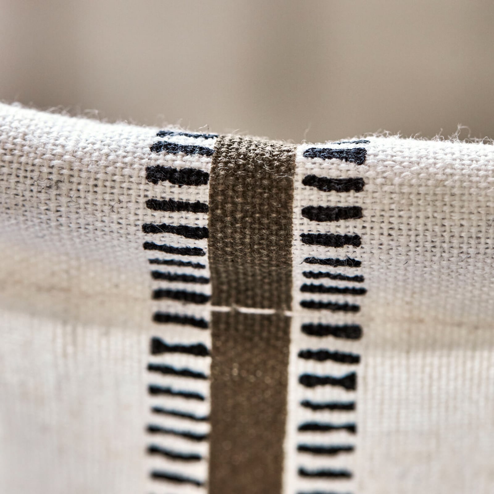 Cestino portaoggetti HDVibes bianco/marrone 30x30 cm - House Doctor