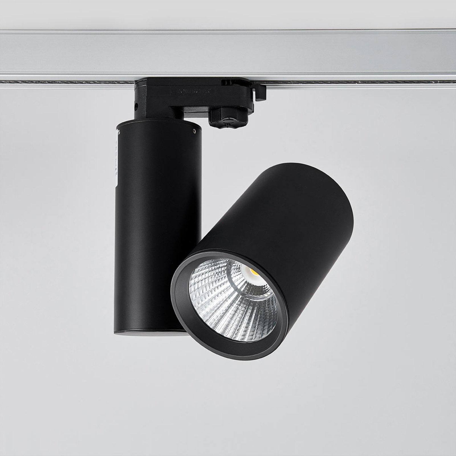 Svart LED spot Giol til skinnesystem | Lampegiganten.no Svart LED spot Giol til skinnesystem | Lampegiganten.no