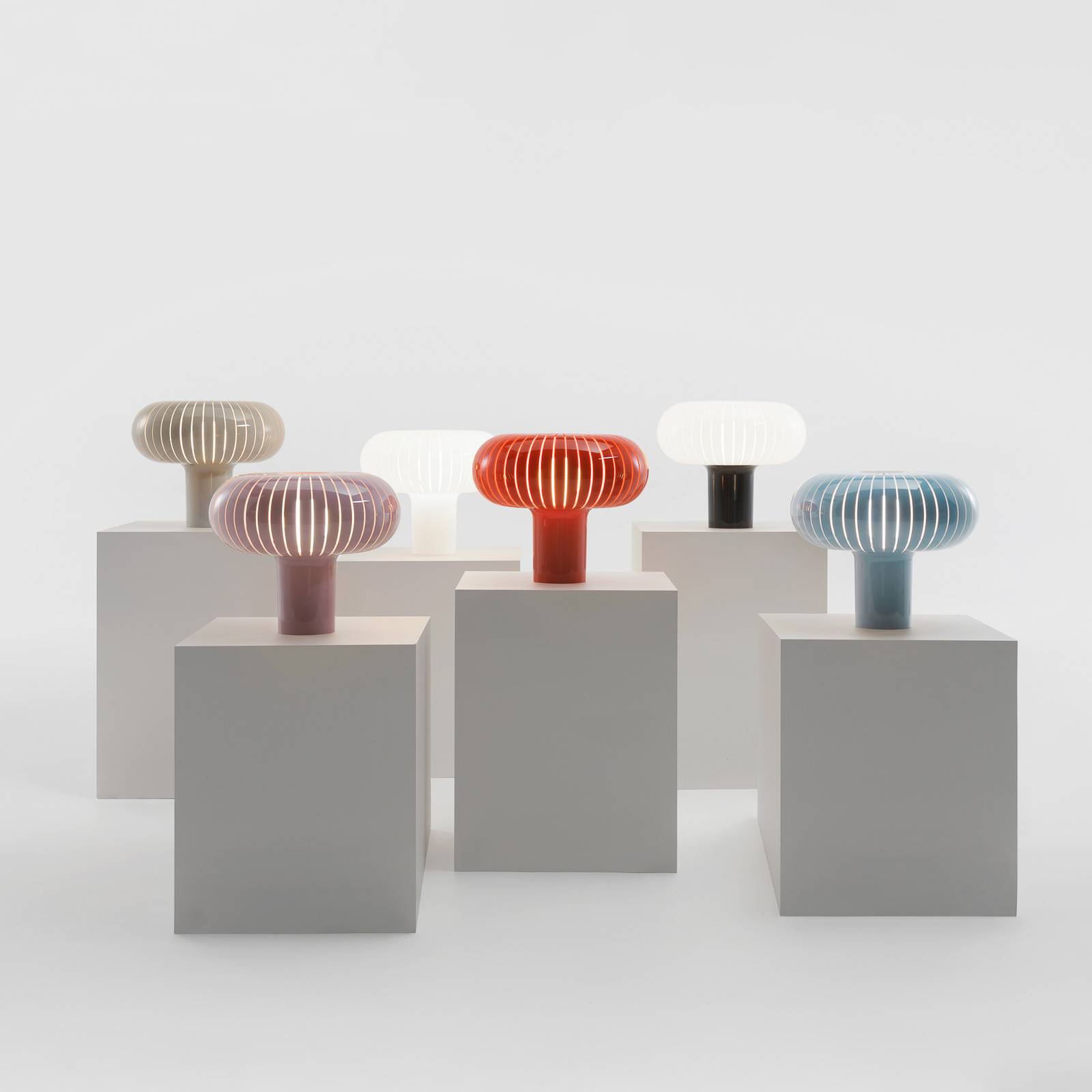 Lampa stołowa Kartell Teresa Special Edition, pomarańczowa, Ø 50 cm