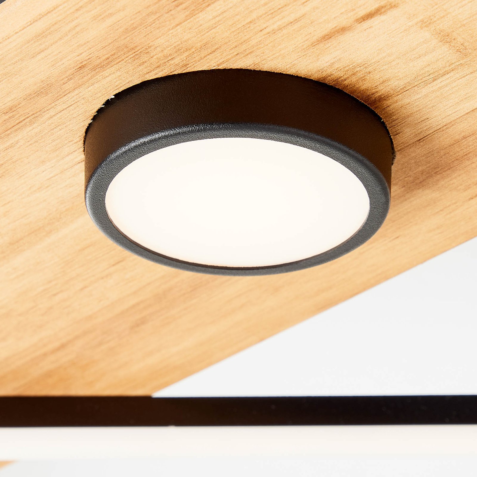 Woodbridge-LED-kattovalaisin, yksilamppuinen