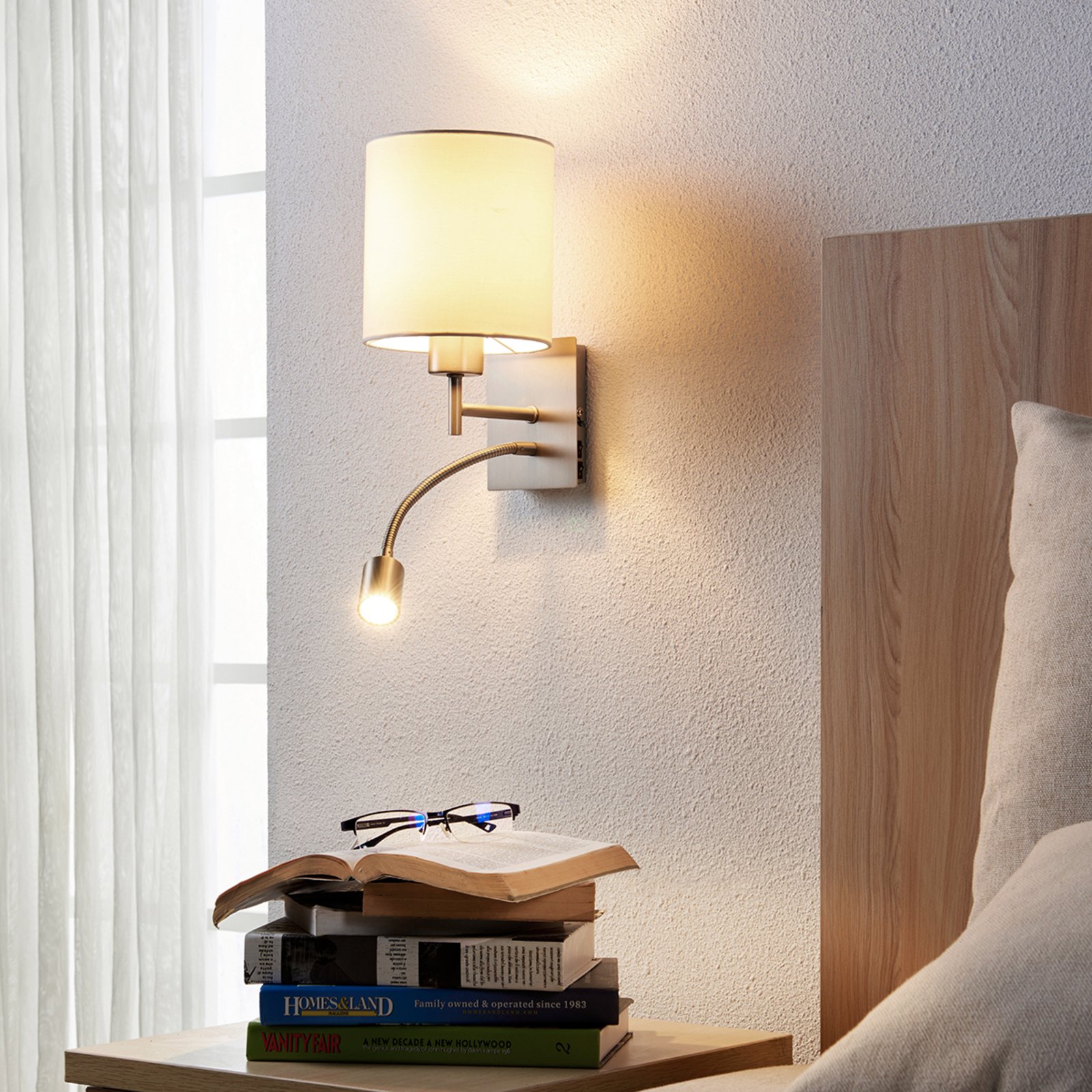 Lámpara de pared textil Camilo con luz de lectura