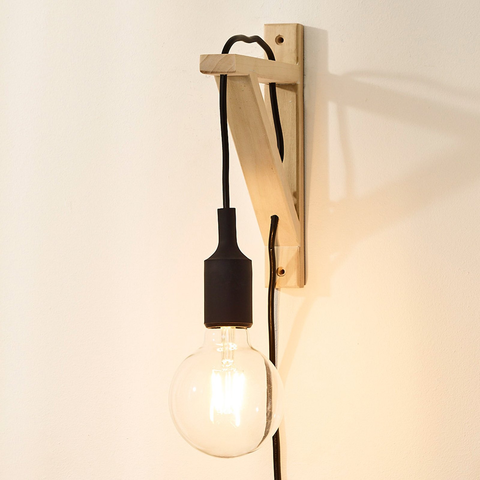 Fix wooden wall light, black socket