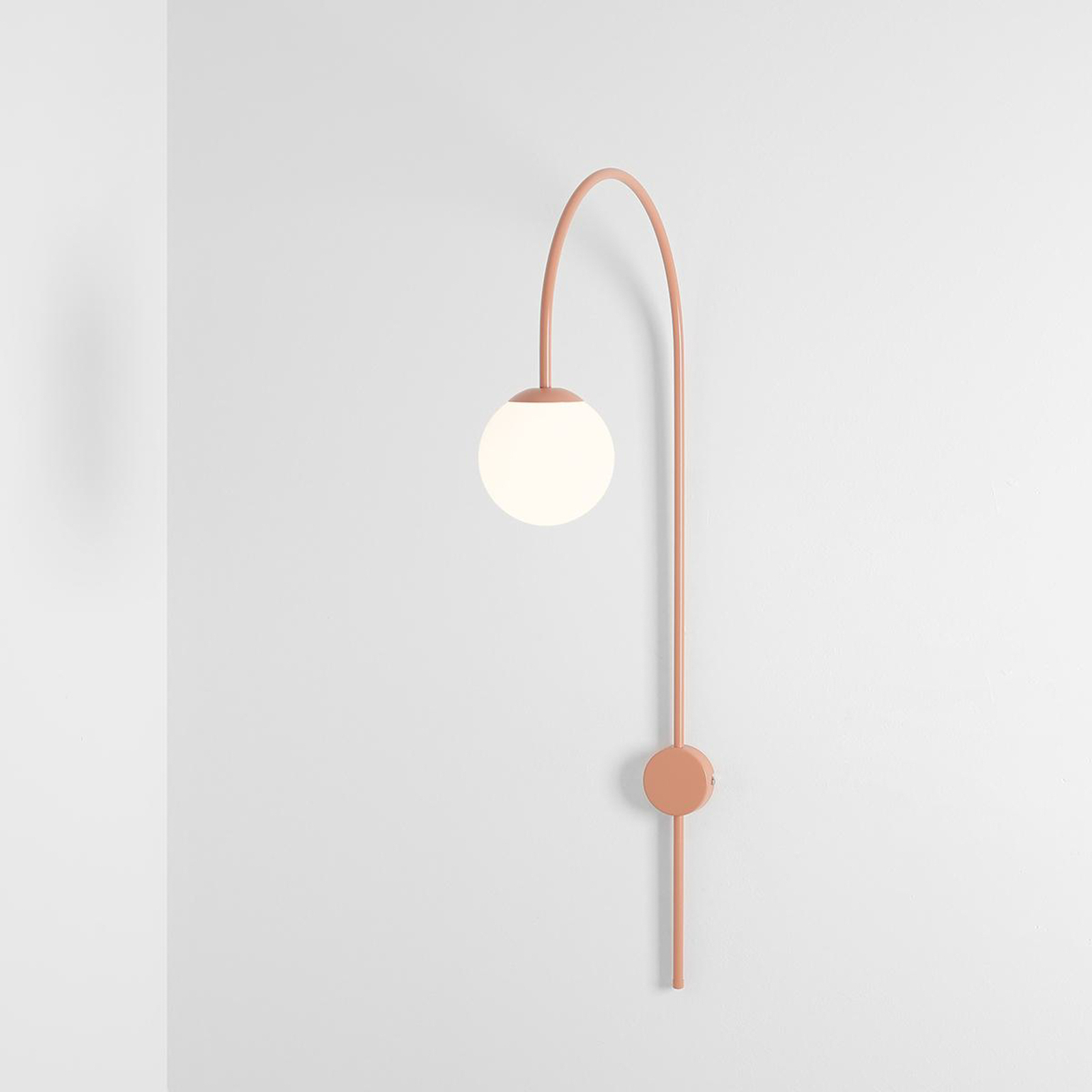 Una wandlamp, metaal, glas, koraalrood