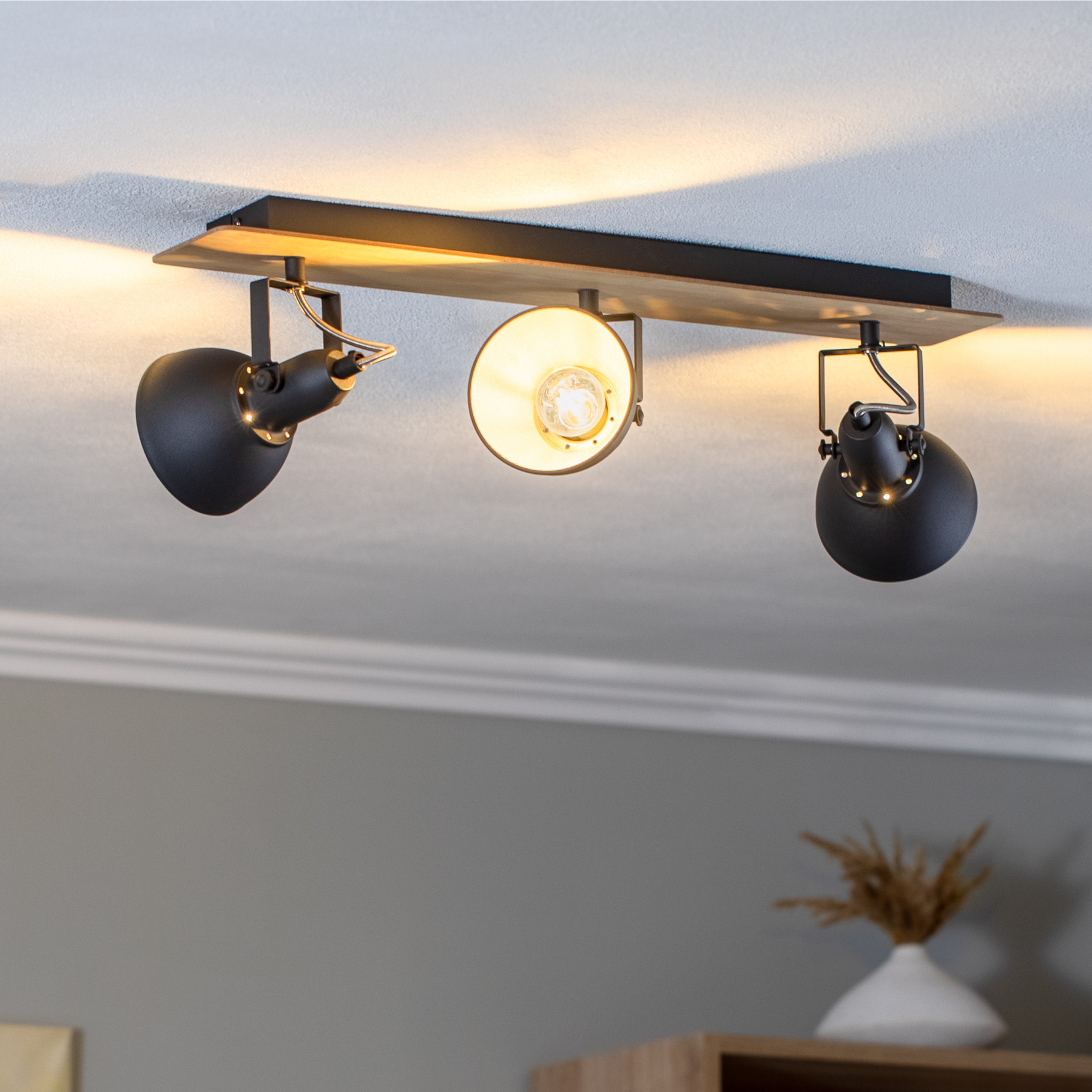 Lindby Deckenlampe Aylis, 3-flg., 60 cm, schwarz, Holz, E14