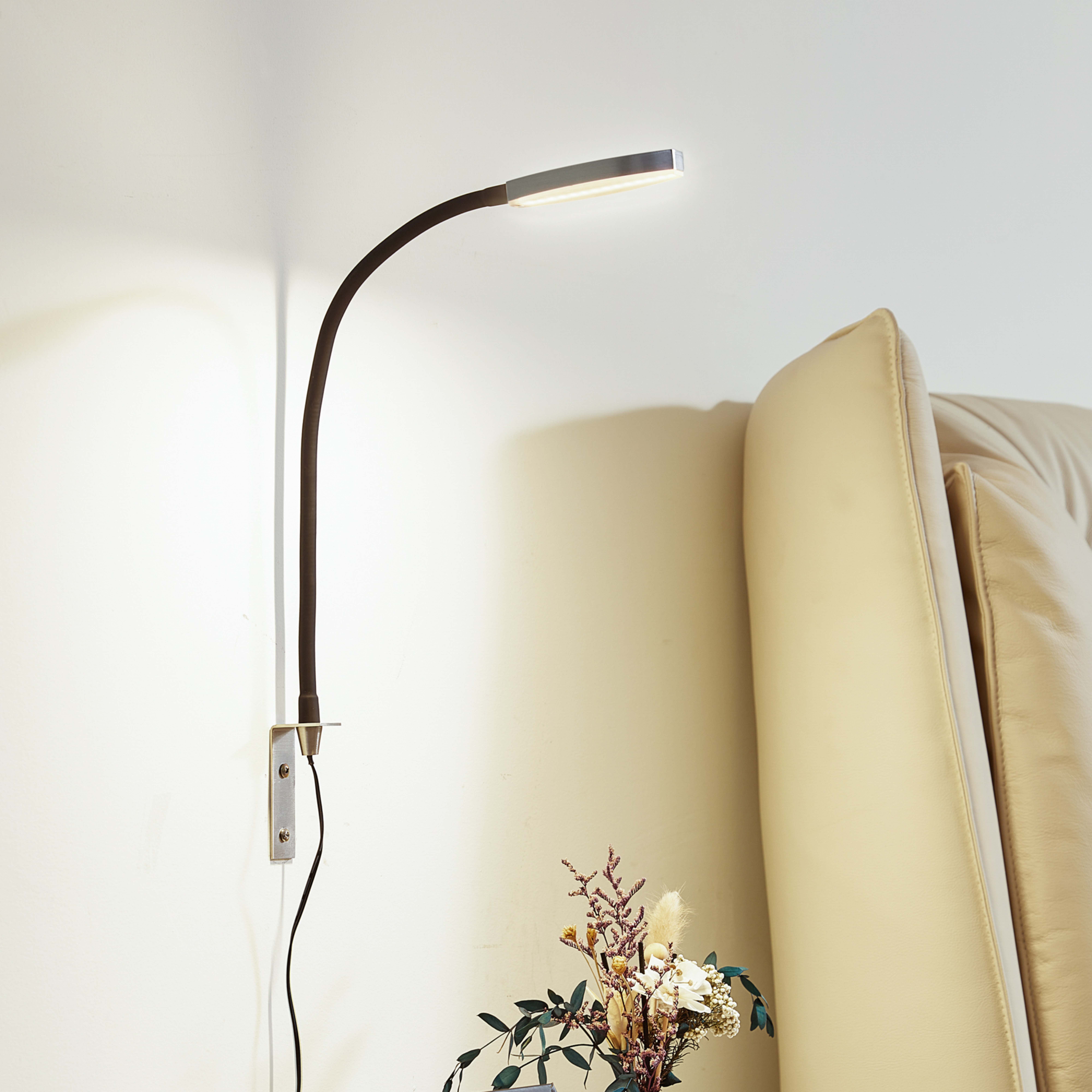 Lampka do czytania LED Lindby Flexola, nikiel, okrągła, metal, wtyczka