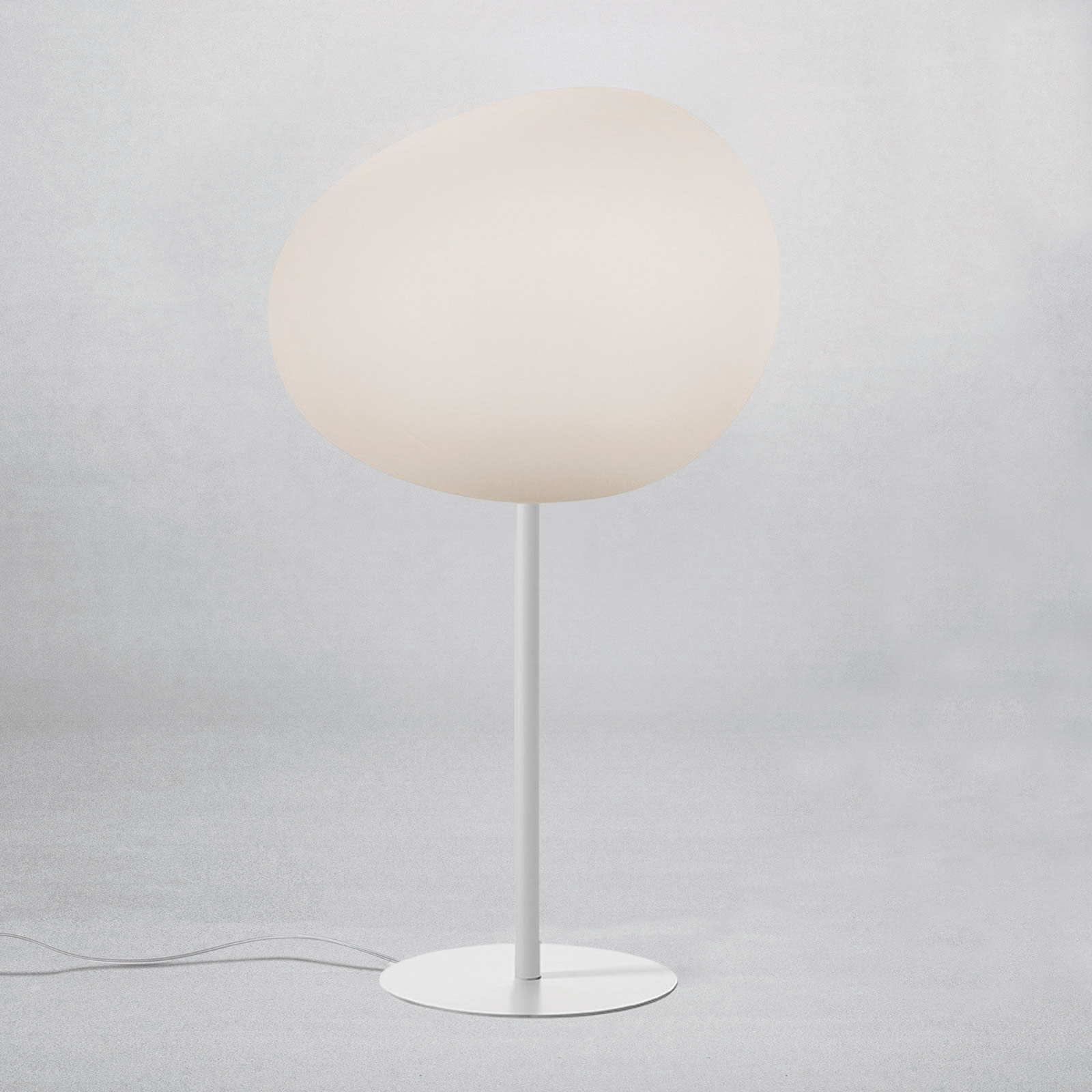 FOSCARINI Foscarini Gregg grande alta table lamp, white, for Living / Dining Room, handblown glass, metal, E27, 57 W, energy efficiency: A++, H: 84 cm