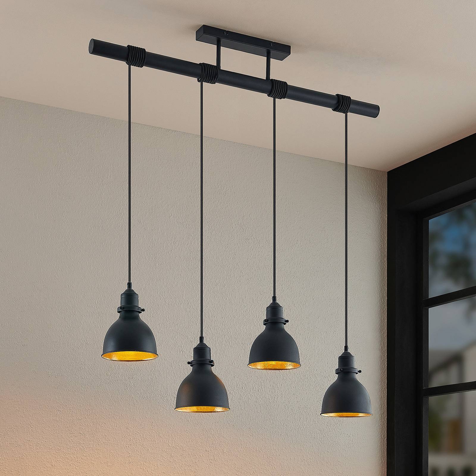 Lindby Senjarik suspension à quatre lampes noir