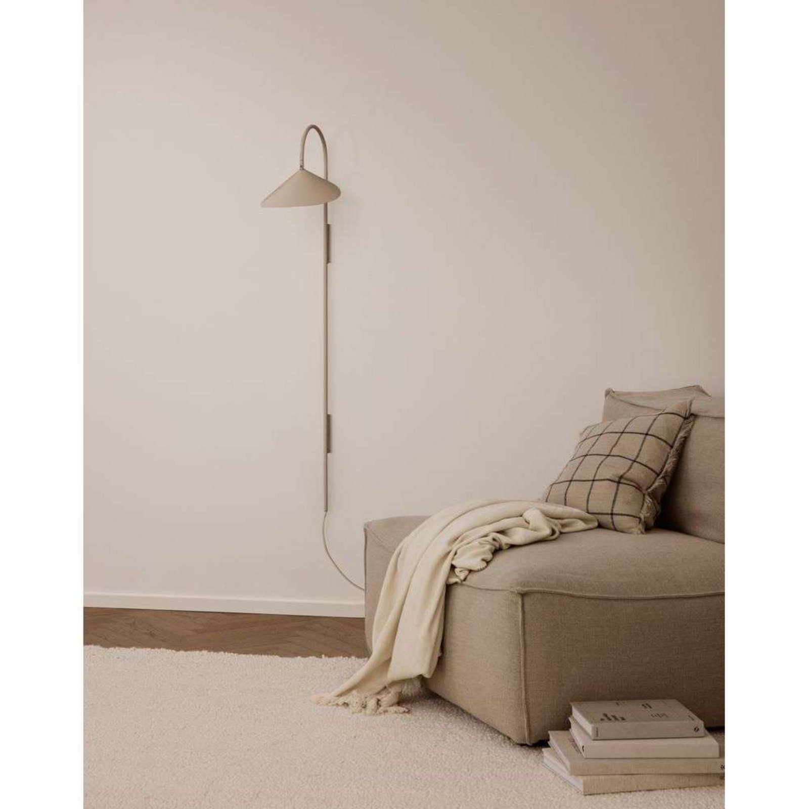 Arum Swivel Aplică de Perete Tall Cashmere - ferm LIVING