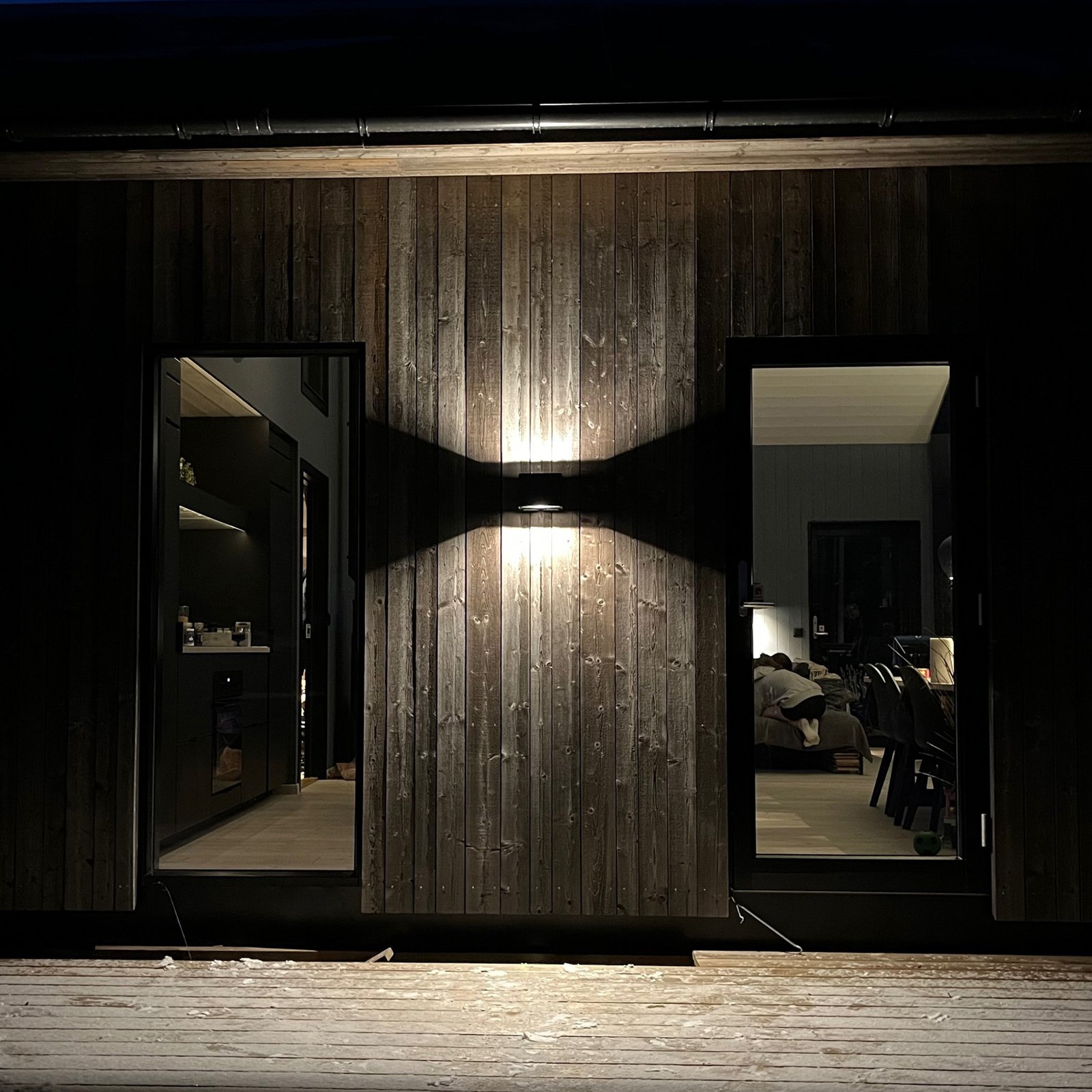 SLC Shadow LED buitenwandlamp up/down 2 x Schuko