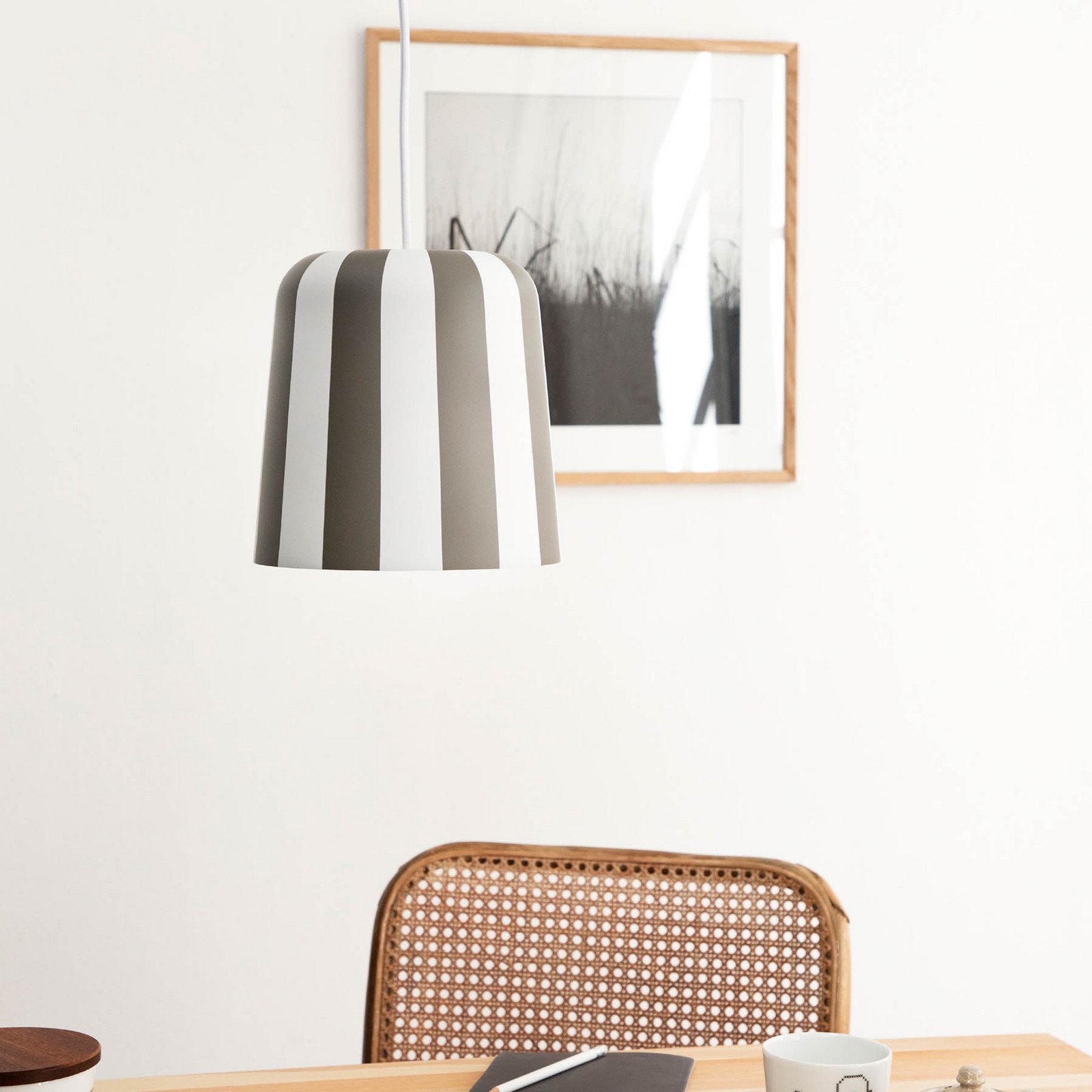 Lampă suspendată Dyberg Larsen Gry gri/alb Ø 20 cm metal - Camera de zi / sufragerie - Scandinavă - gri alb
