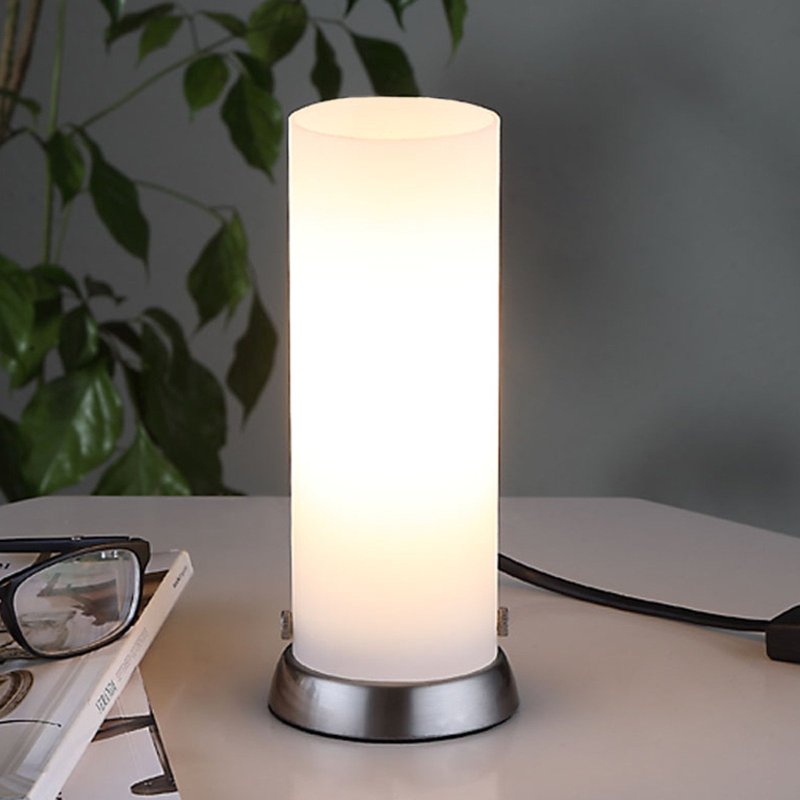 Cylindrical Andrew LED table lamp, made of glass