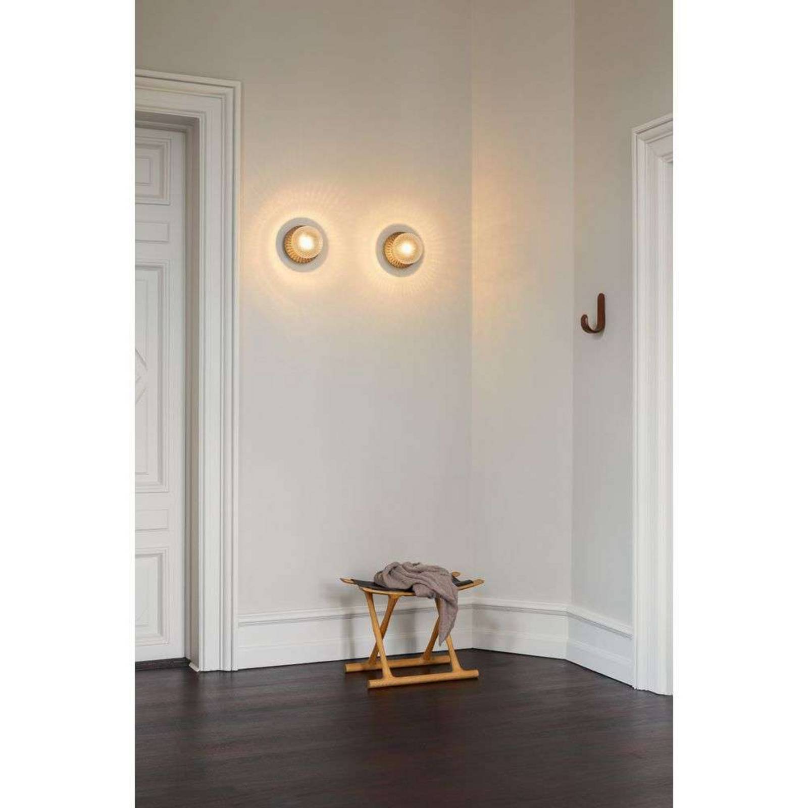 Nuura Wandlampe Liila 1 IP44 Ø 16 cm, schwarz/klar günstig online kaufen