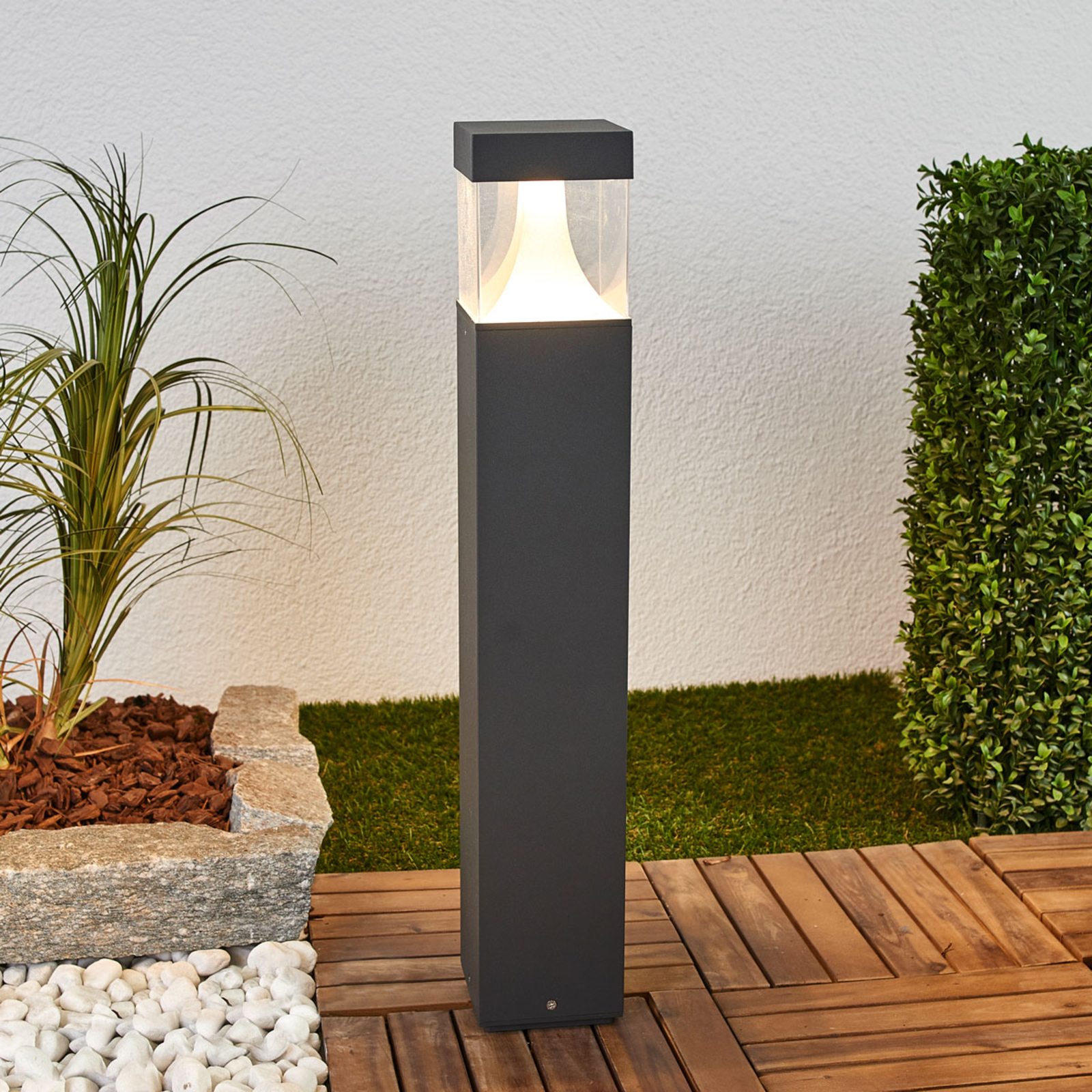 Egon outdoor path lamp, with LED