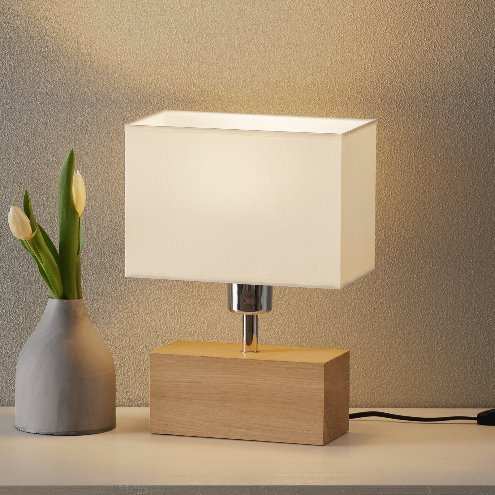 Lámpara de mesa Theo, pantalla blanca, pie roble