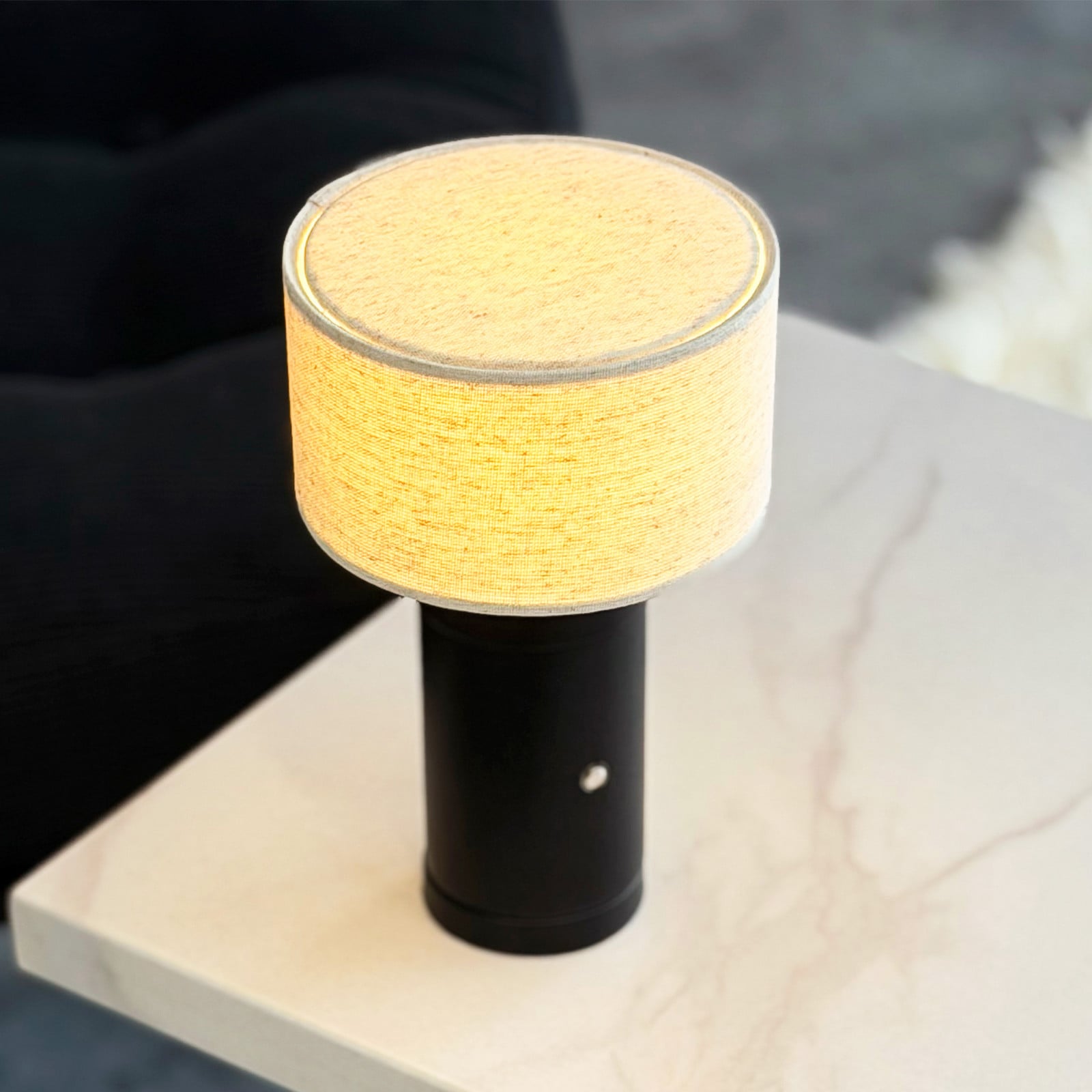 Mellow LED-bordslampa, svart, 23 cm Dyberg Larsen - Vardagsrum - Skandinavisk - Tr&auml; - Rund