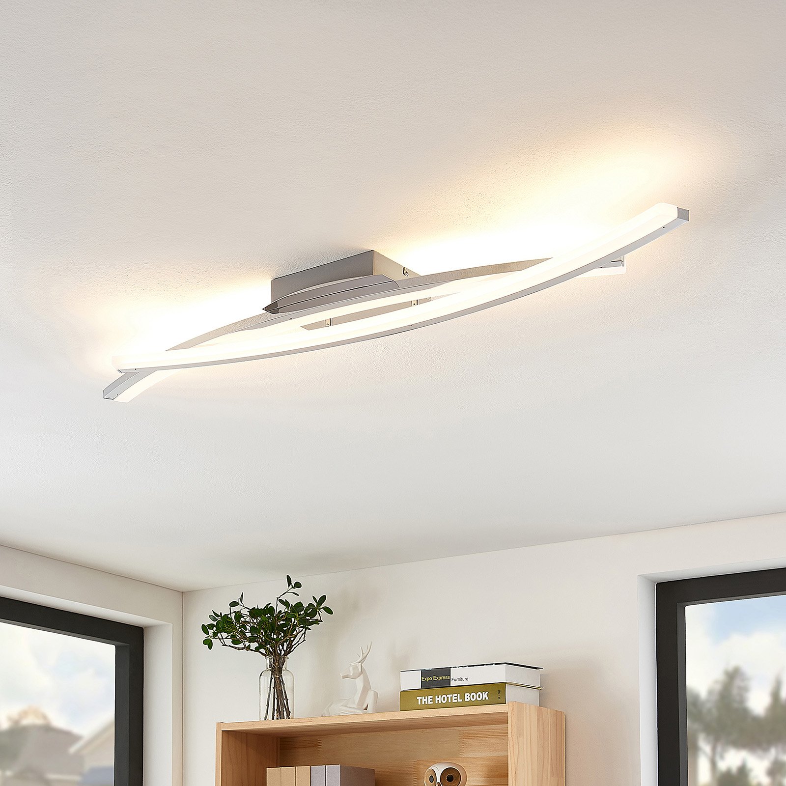 Lindby LED-Deckenleuchte Elarit, chromfarben, 104cm, dimmbar