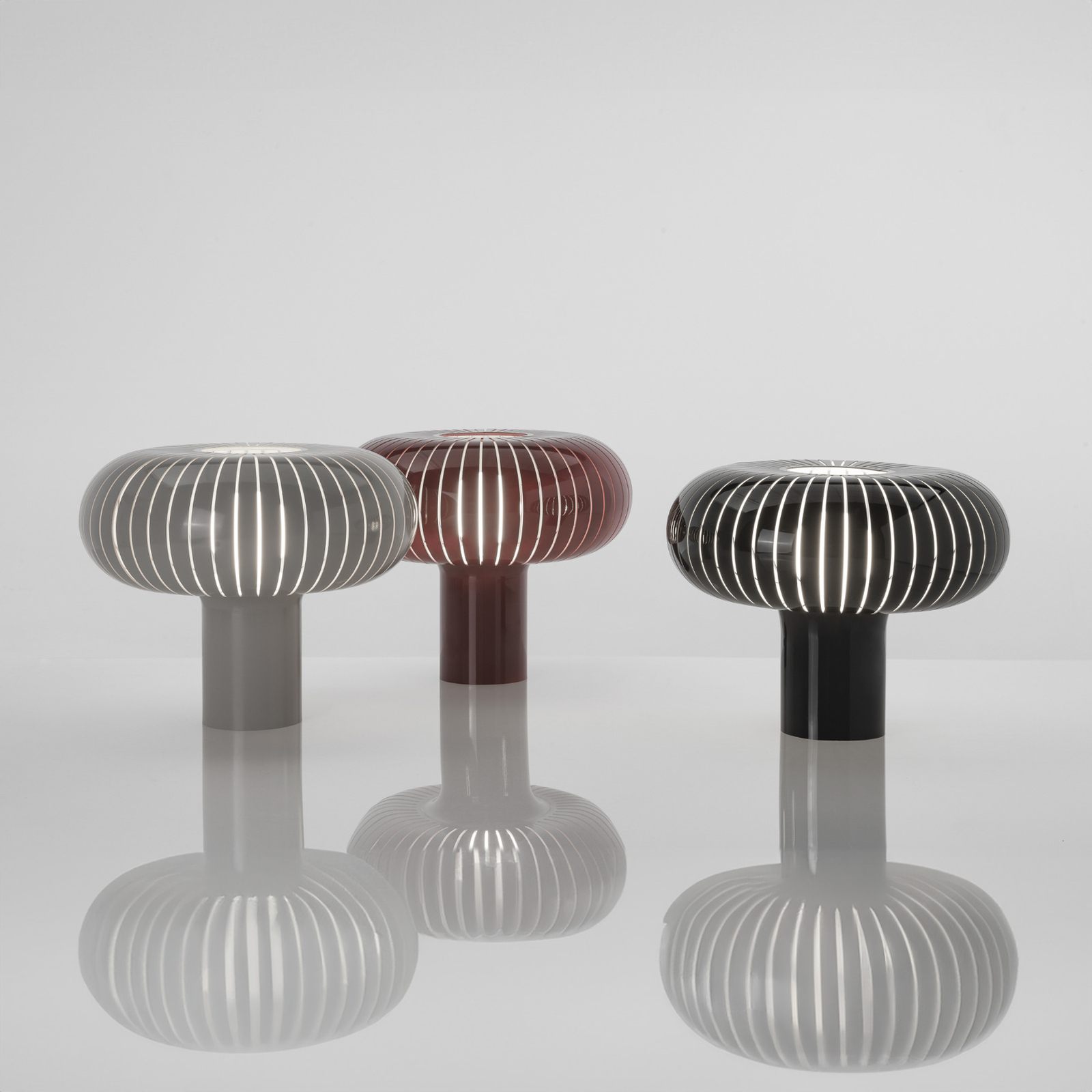 Teresa Candeeiro de Mesa Preto - Kartell