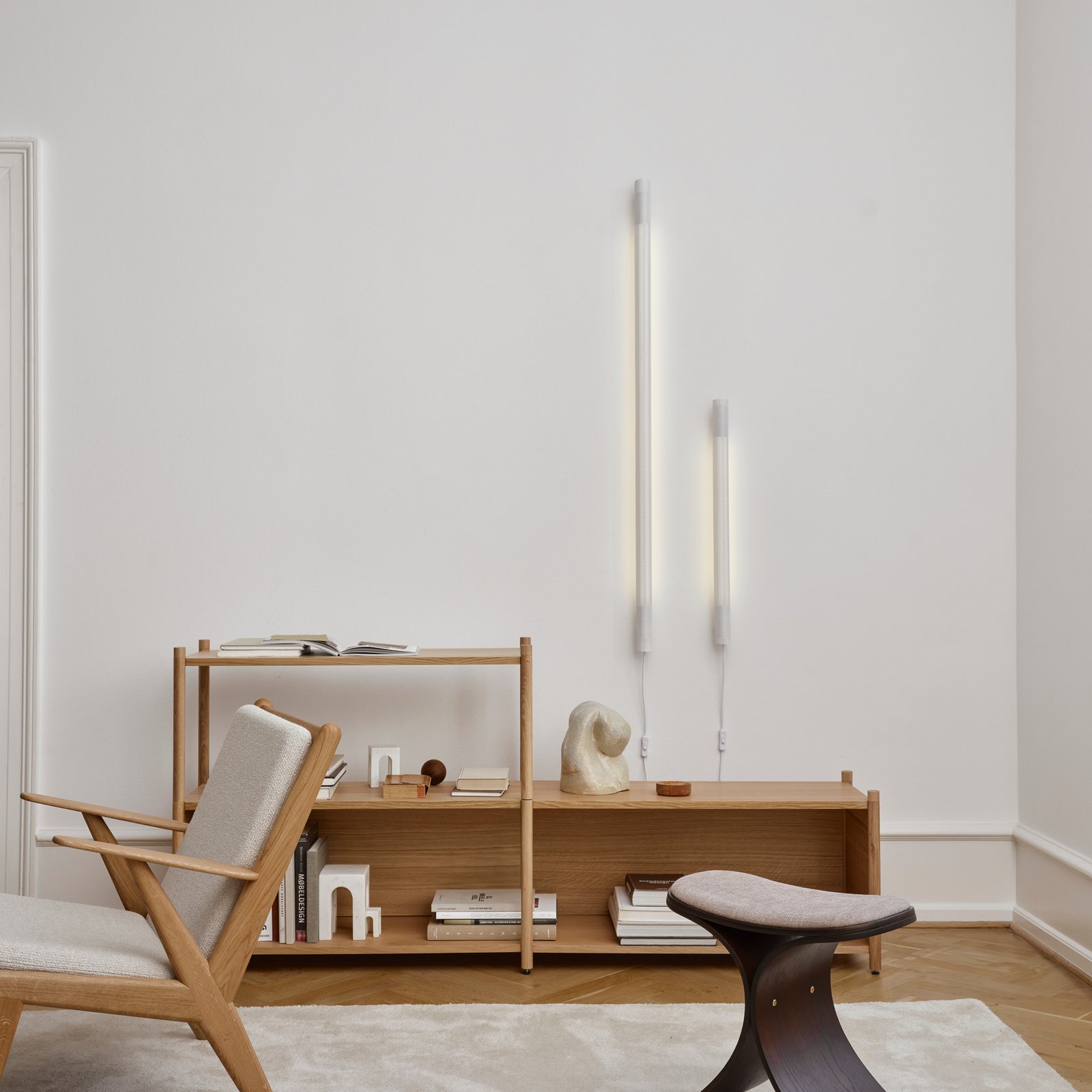 GEJST Wandleuchte Radent, weiß, Höhe 135 cm, G13 LED GEJST Wandleuchte Radent, weiß, Höhe 135 cm, G13 LED