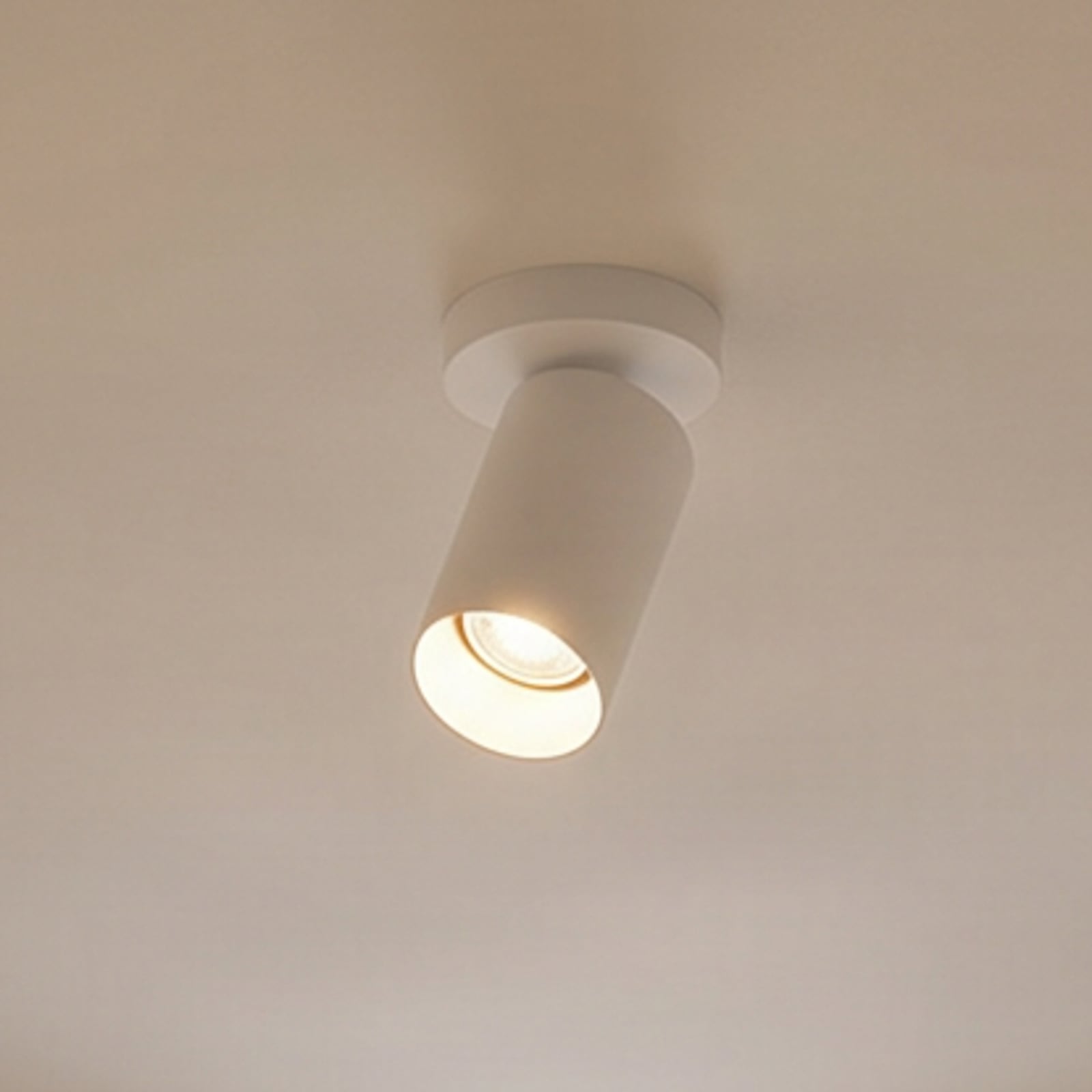 Arcchio spotlights Brinja, hvit, rund, 12 cm høy, Ø 6 cm
