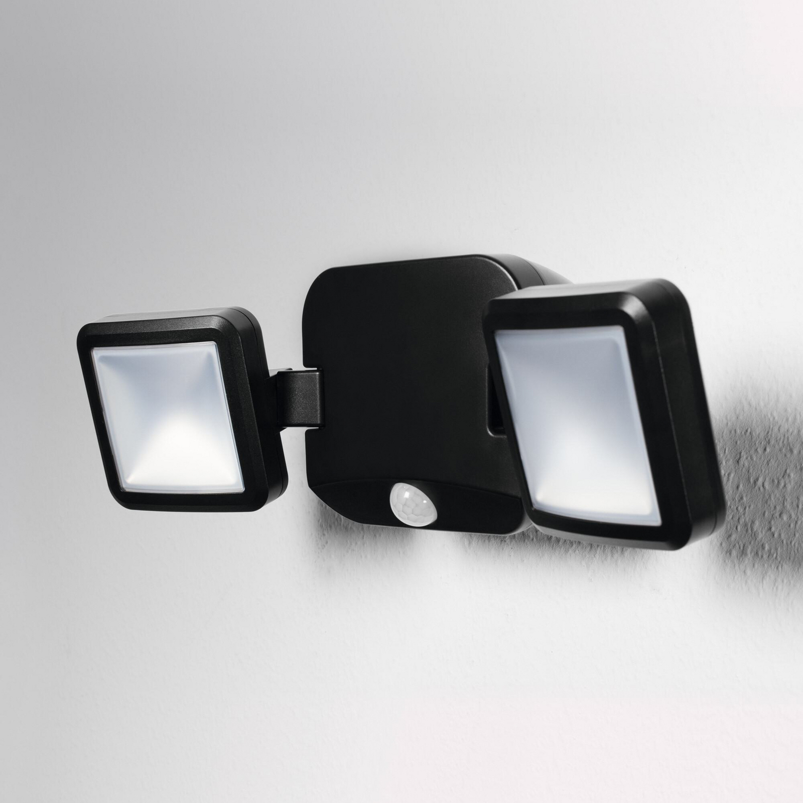 OSRAM LED-Außenwandstrahler DOUBLE, schwarz 2-flg., Batterie